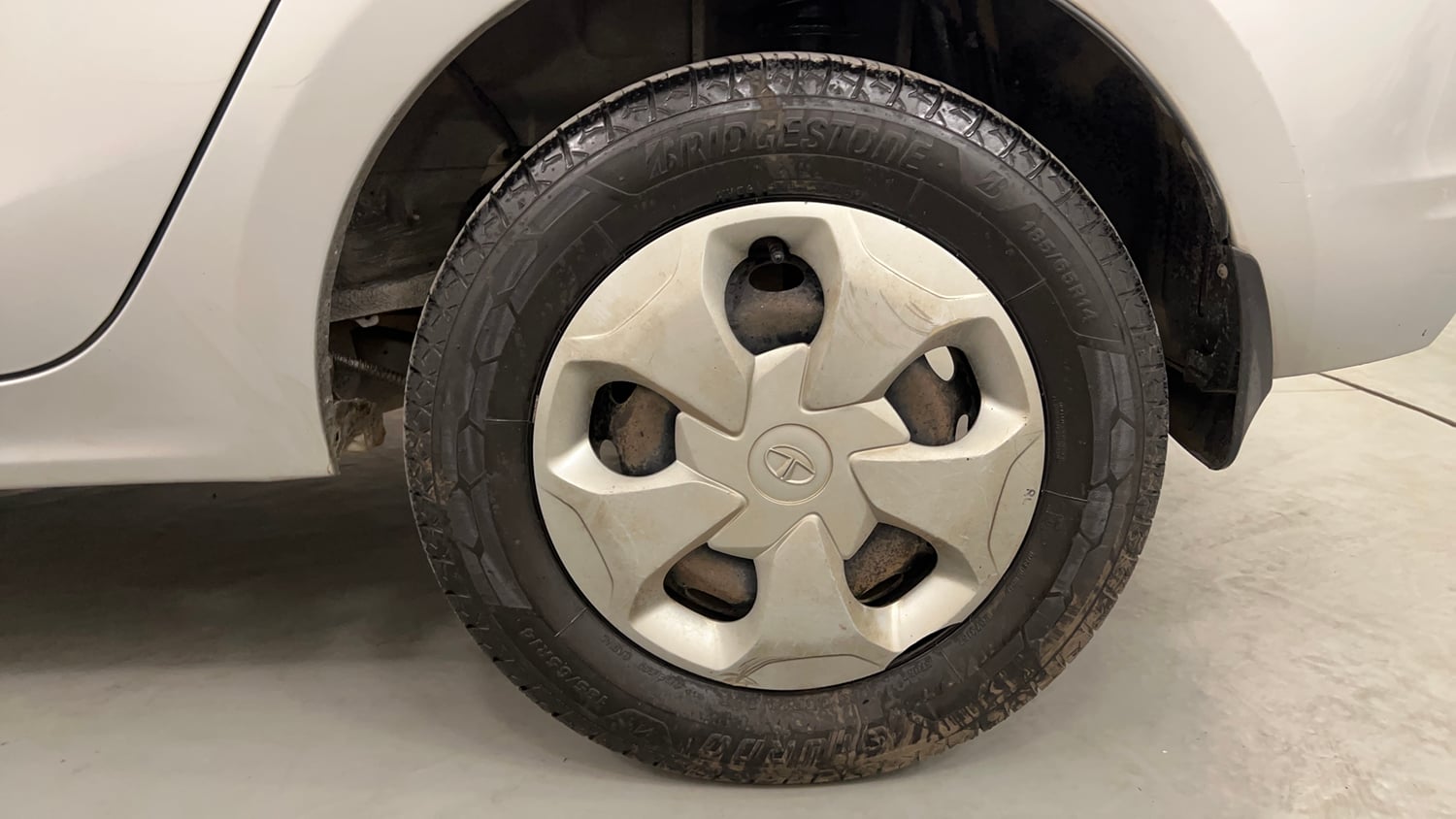 Used 2020 Tata Tigor XM Petrol Manual tyres LEFT REAR TYRE RIM VIEW