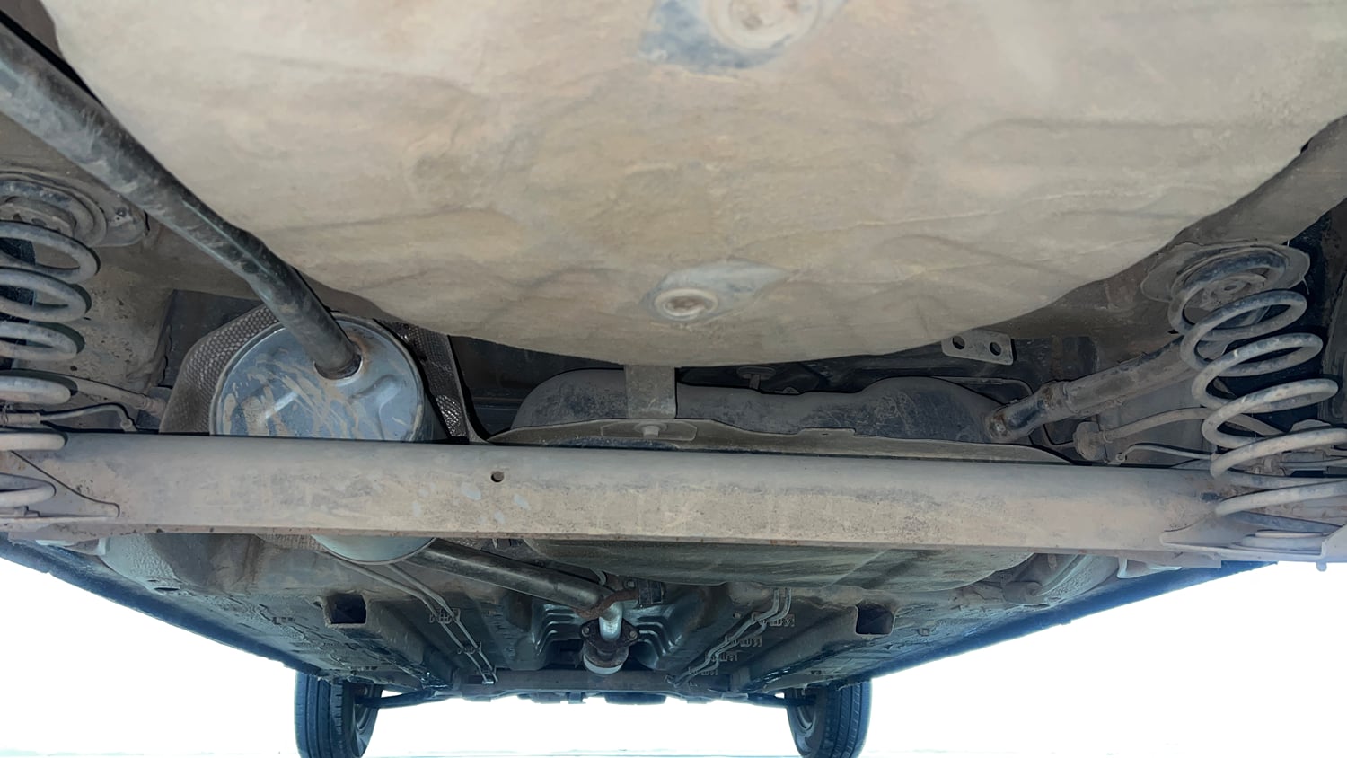 Used 2020 Renault Kwid CLIMBER 1.0 AMT Petrol Automatic extra REAR UNDERBODY VIEW (TAKEN FROM REAR)