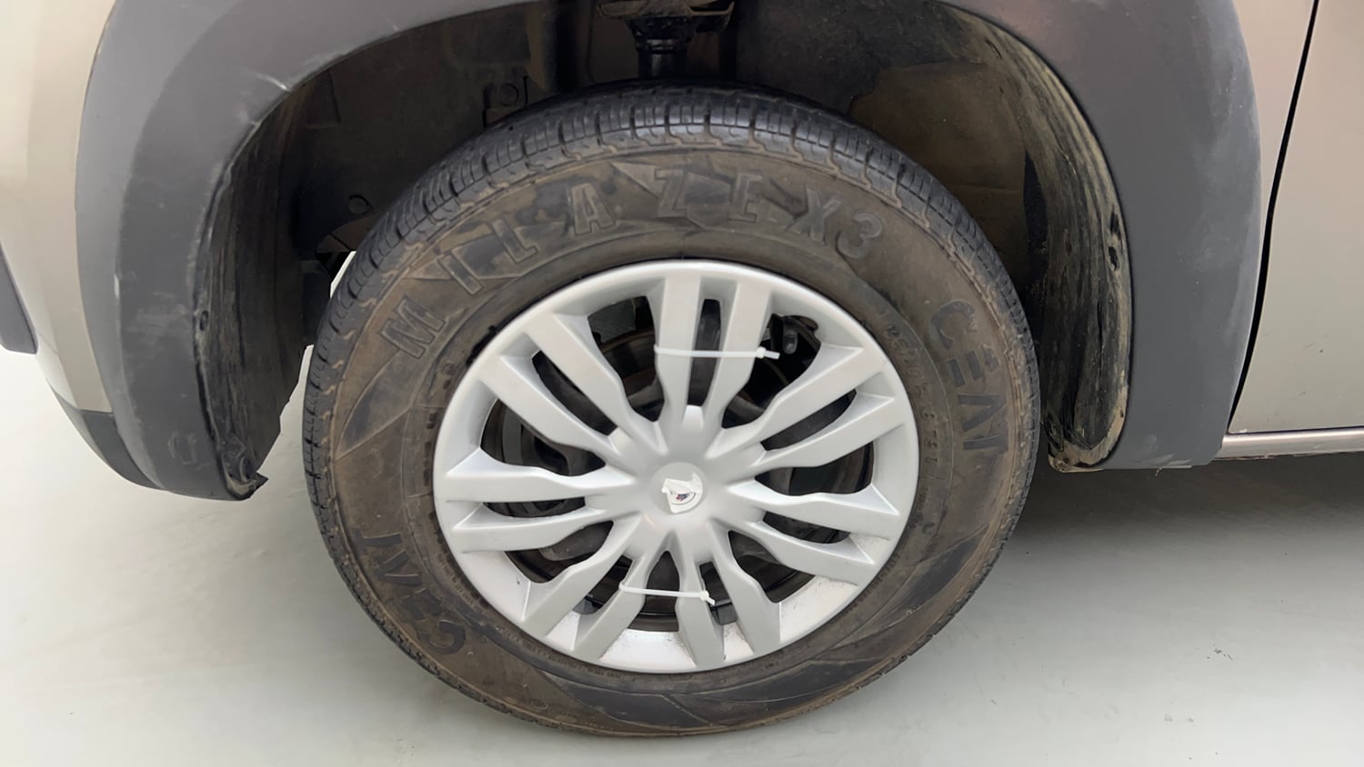 Used 2020 Renault Kwid CLIMBER 1.0 AMT Petrol Automatic tyres LEFT FRONT TYRE RIM VIEW