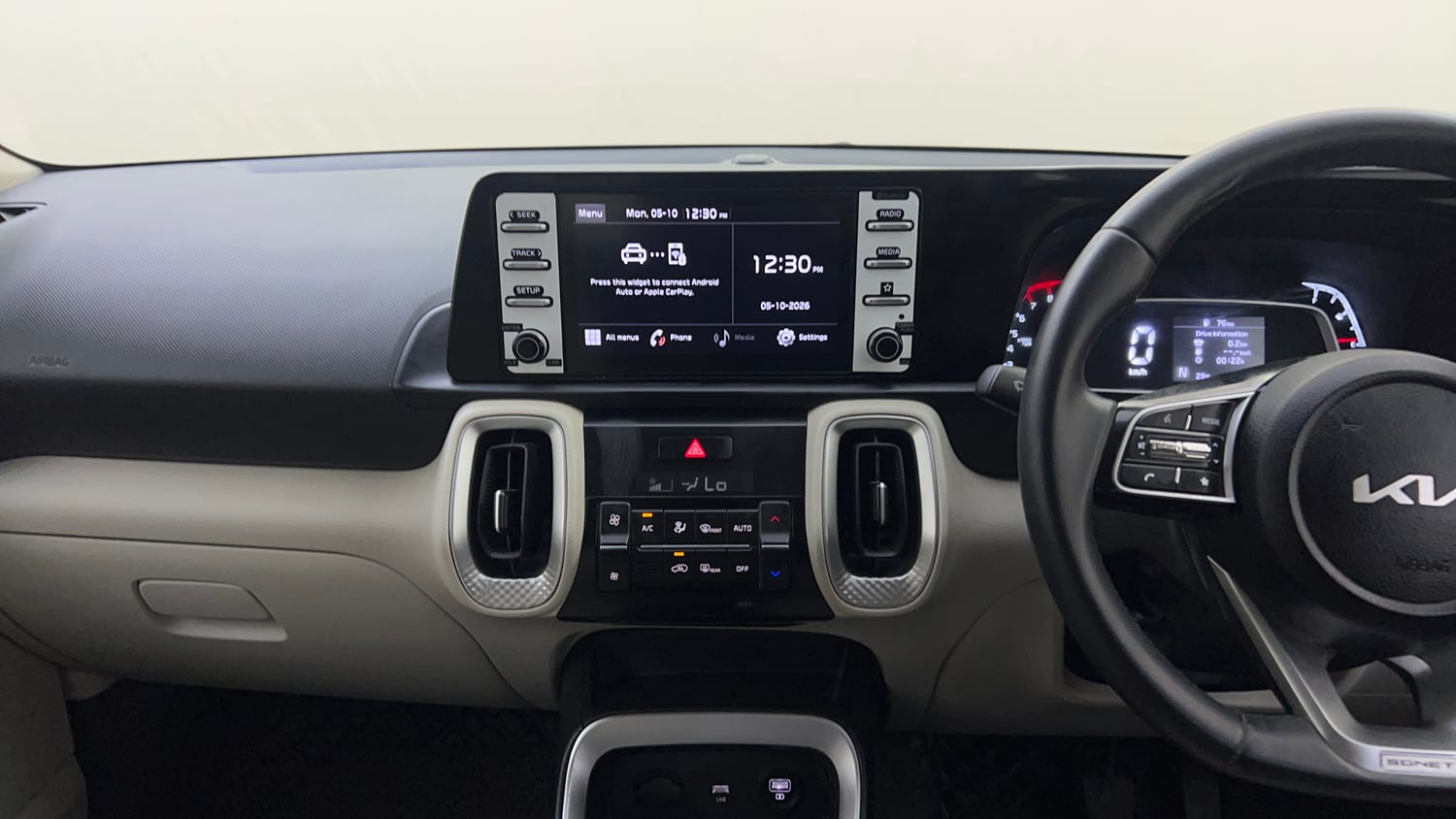 Used 2022 Kia Sonet Anniversary Edition 1.0 iMT Petrol Manual interior MUSIC SYSTEM & AC CONTROL VIEW