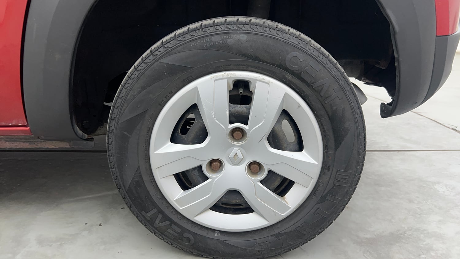 Used 2018 Renault Kwid 1.0 RXT AMT Petrol Automatic tyres LEFT REAR TYRE RIM VIEW