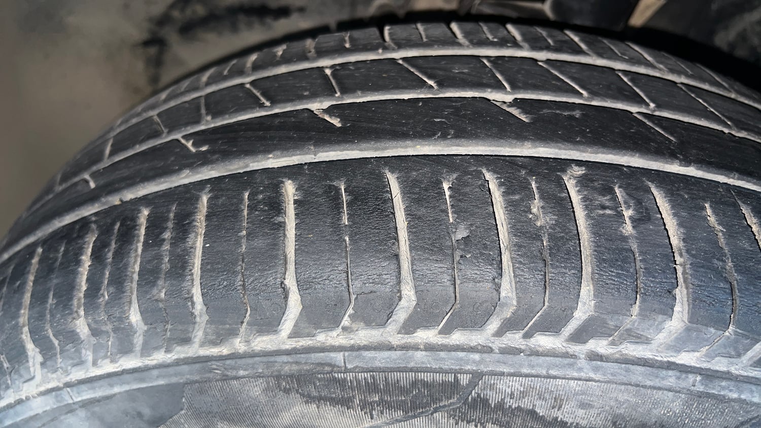 Used 2022 Tata Punch Pure MT Petrol Manual tyres LEFT FRONT TYRE TREAD VIEW