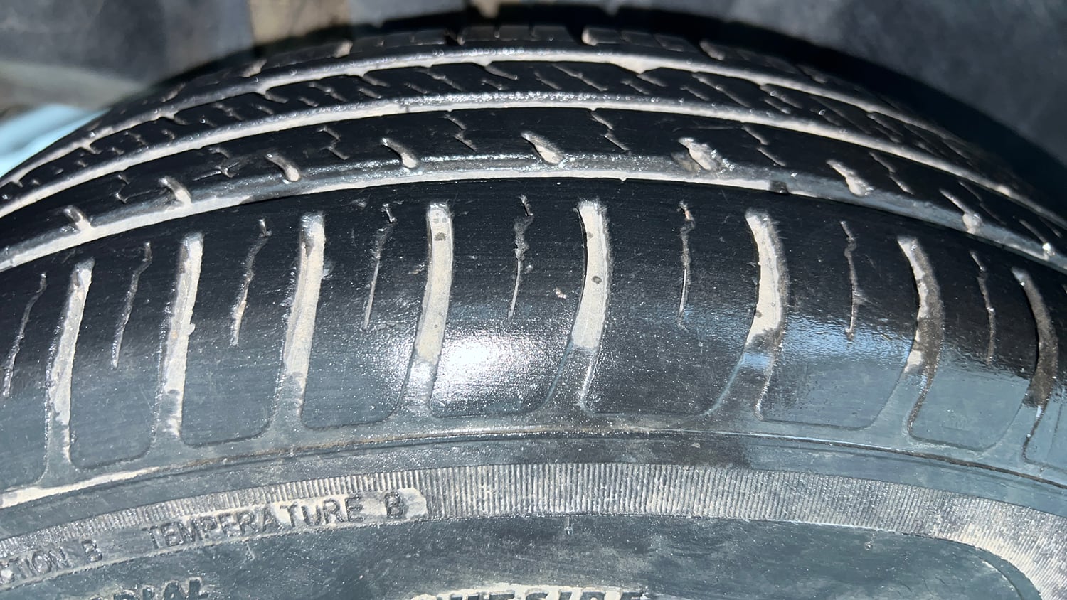 Used 2020 Maruti Suzuki Swift LXi Petrol Manual tyres RIGHT REAR TYRE TREAD VIEW