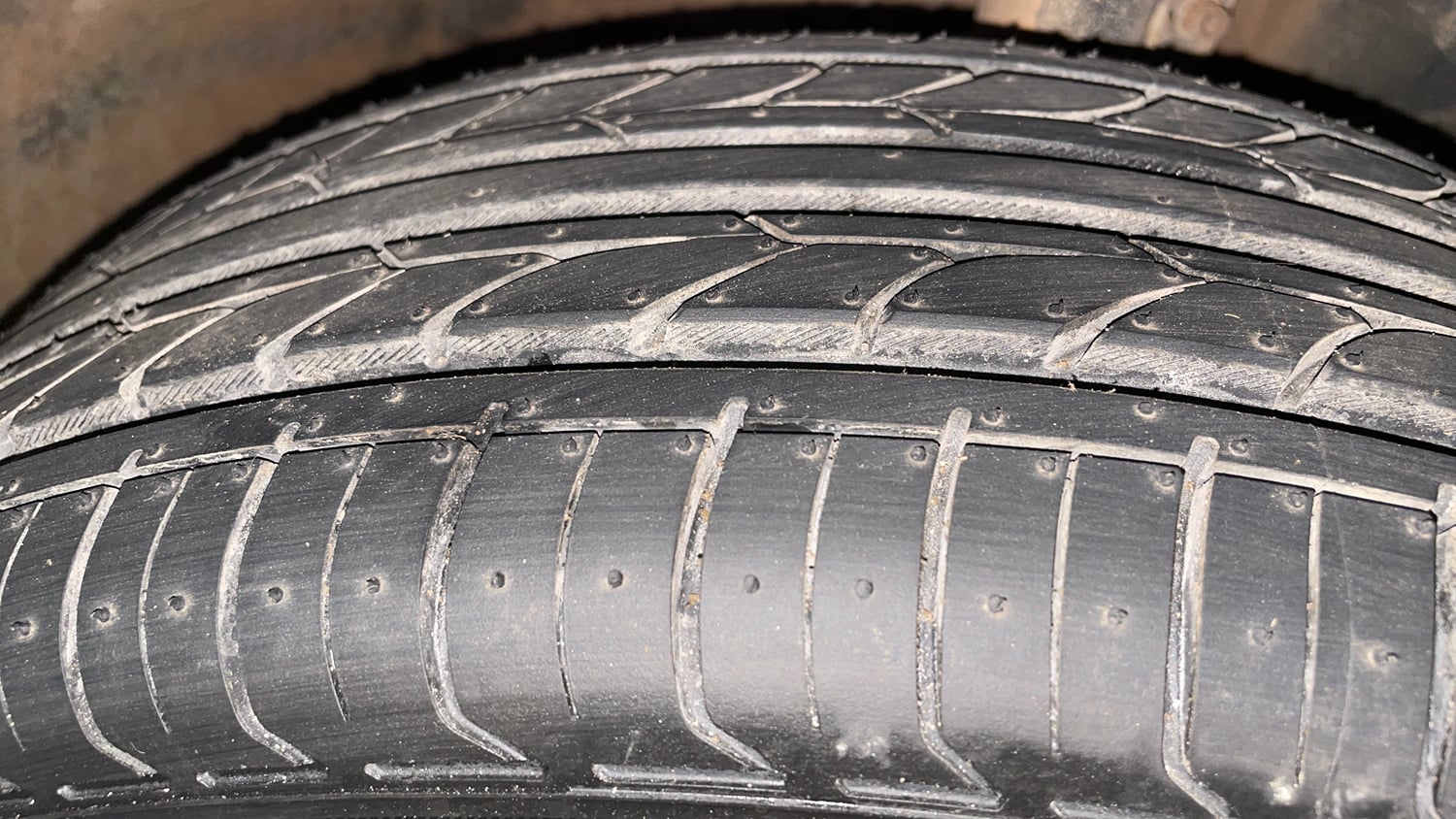 Used 2017 Maruti Suzuki Baleno Delta 1.2 AT Petrol Automatic tyres RIGHT FRONT TYRE TREAD VIEW