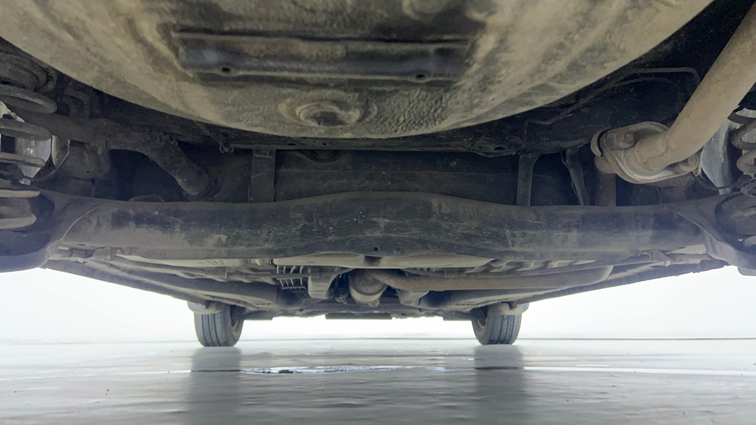Used 2016 Honda Amaze 1.2 SX i-VTEC Petrol Manual extra REAR UNDERBODY VIEW (TAKEN FROM REAR)