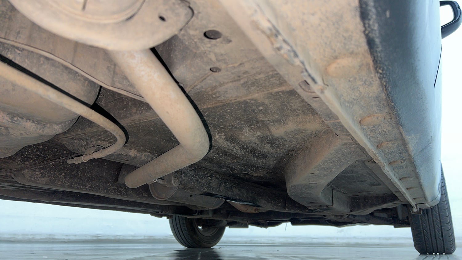Used 2015 Honda Amaze 1.2 VX i-VTEC Petrol Manual extra REAR RIGHT UNDERBODY VIEW