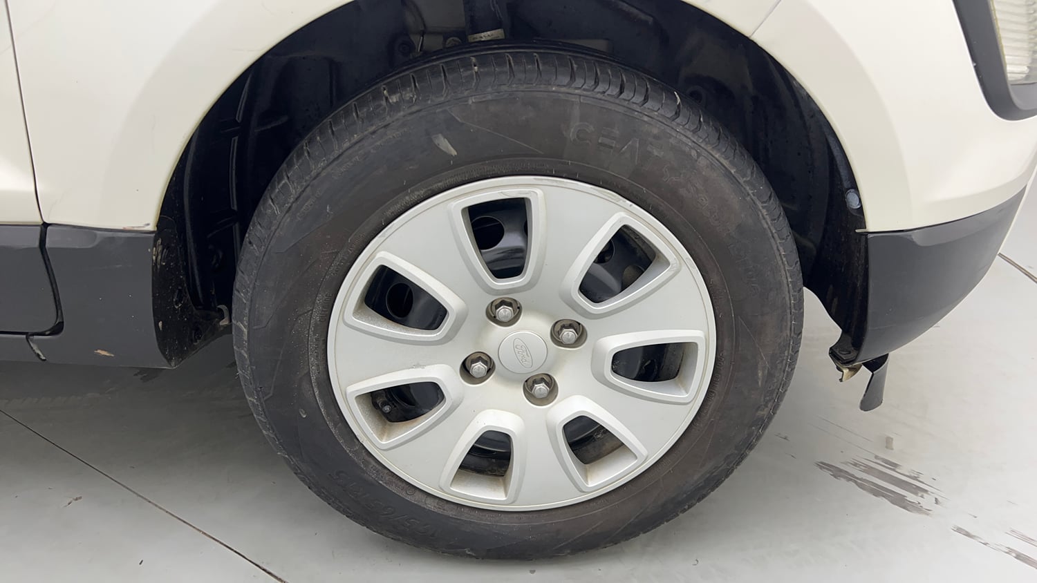 Used 2018 Ford EcoSport Trend 1.5L TDCi Diesel Manual tyres RIGHT FRONT TYRE RIM VIEW