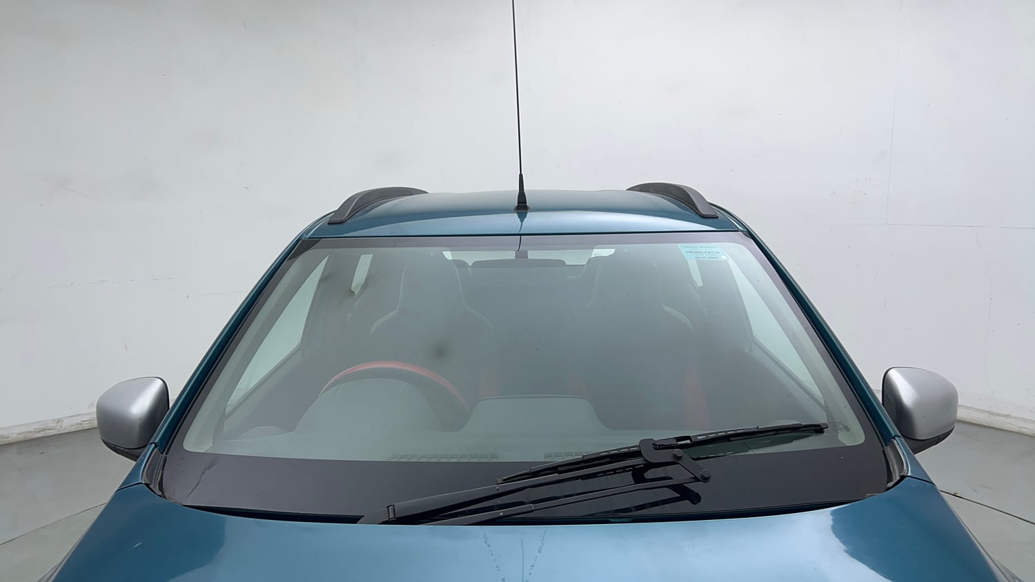 Used 2022 Renault Kwid RXT 1.0 Petrol Manual exterior FRONT WINDSHIELD VIEW