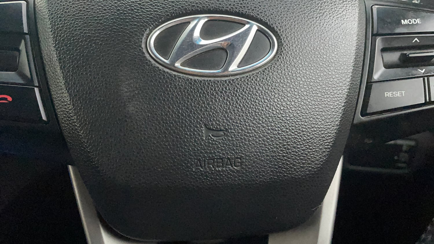 Used 2016 Hyundai Creta 1.6 SX Plus AT Petrol Petrol Automatic top_features Airbags