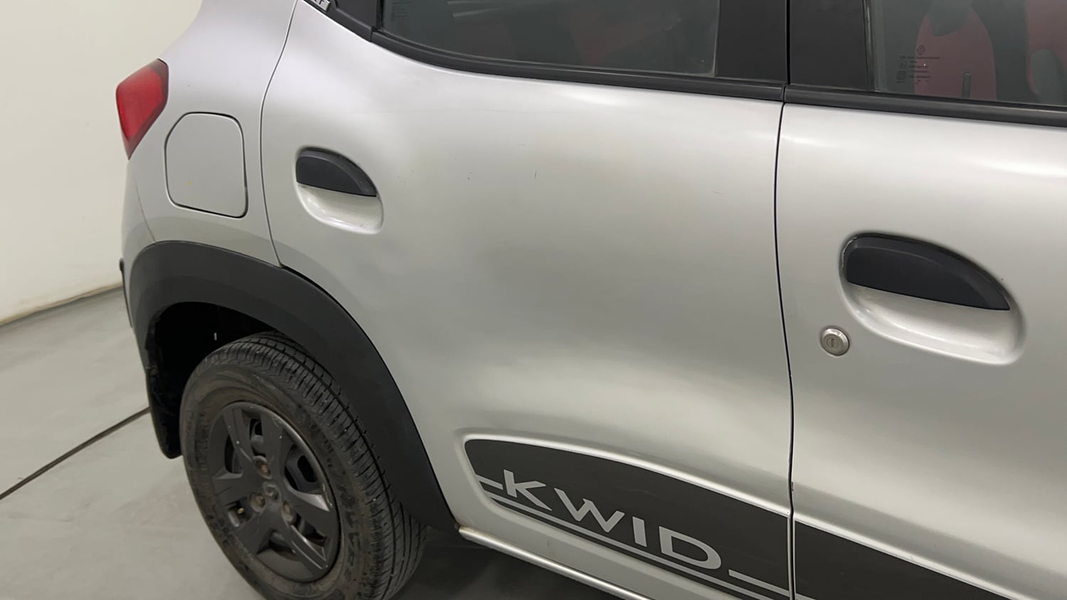 Used 2019 Renault Kwid 1.0 RXT AMT Opt Petrol Automatic dents MINOR SCRATCH