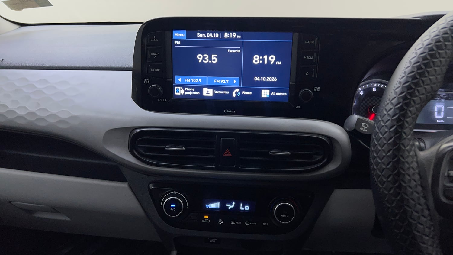 Used 2020 Hyundai Grand i10 Nios Sportz 1.2 Kappa VTVT Petrol Manual top_features Integrated (in-dash) music system
