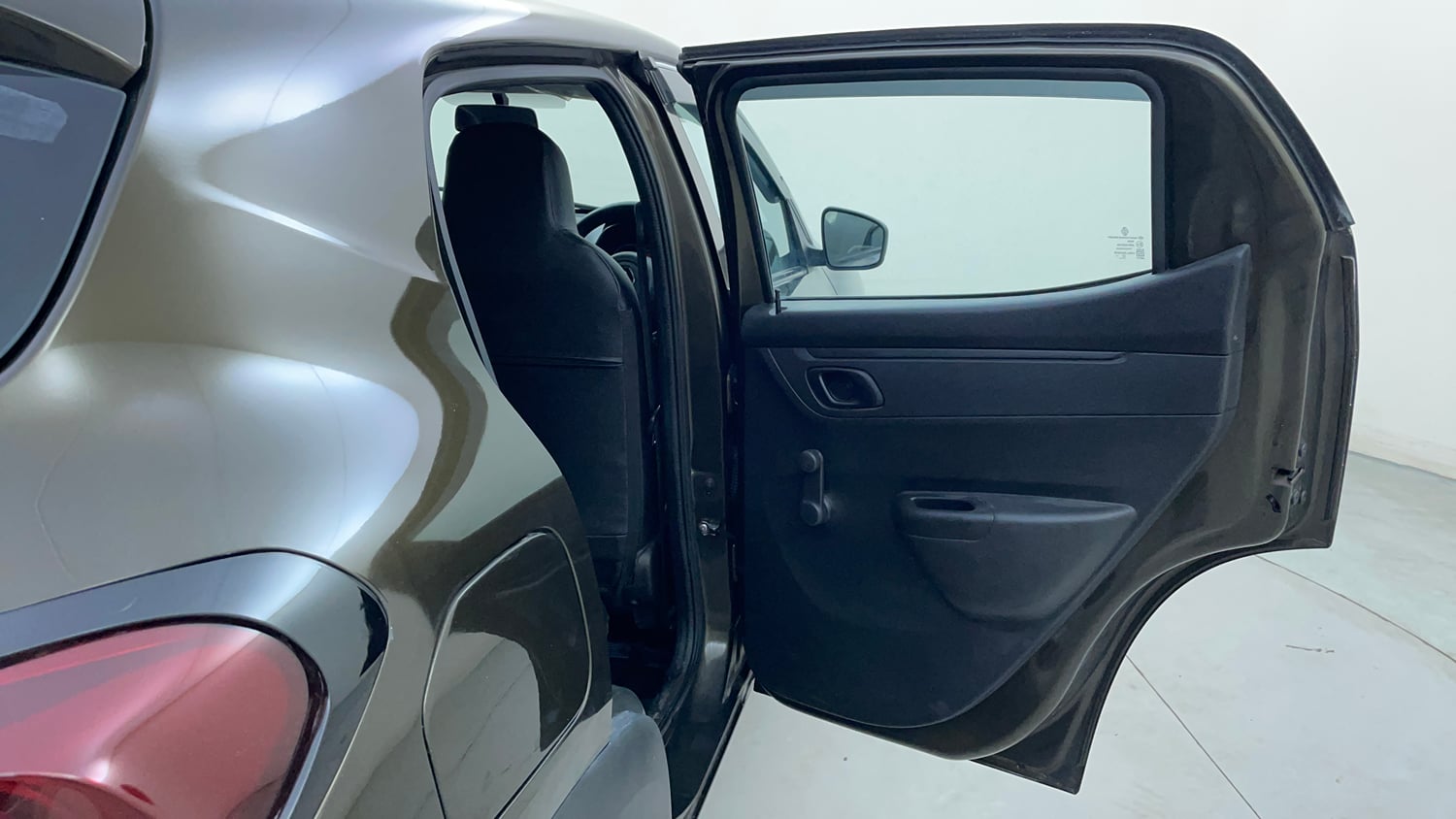 Used 2023 Renault Kwid RXL (O) 1.0 Petrol Manual interior RIGHT REAR DOOR OPEN VIEW