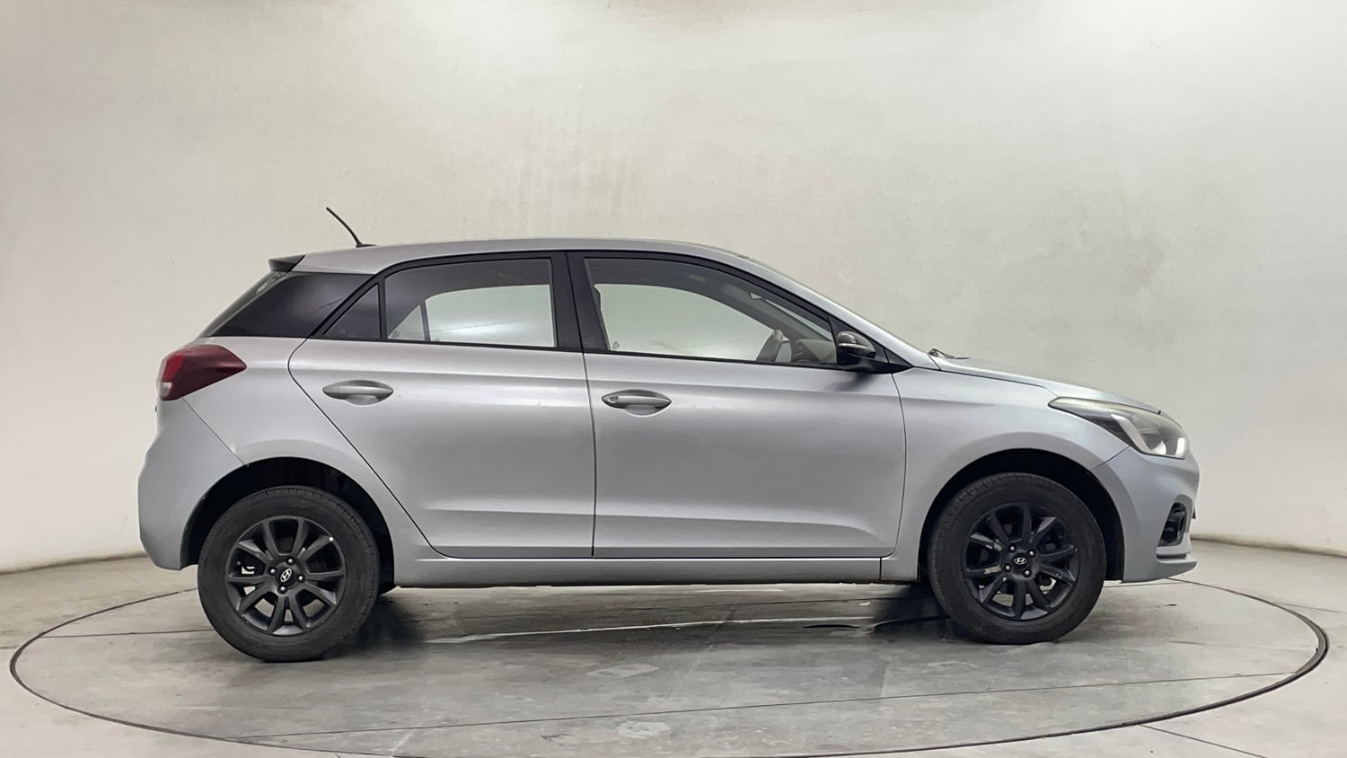 Used 2018 Hyundai Elite i20 Asta 1.2 Petrol Manual exterior RIGHT SIDE VIEW