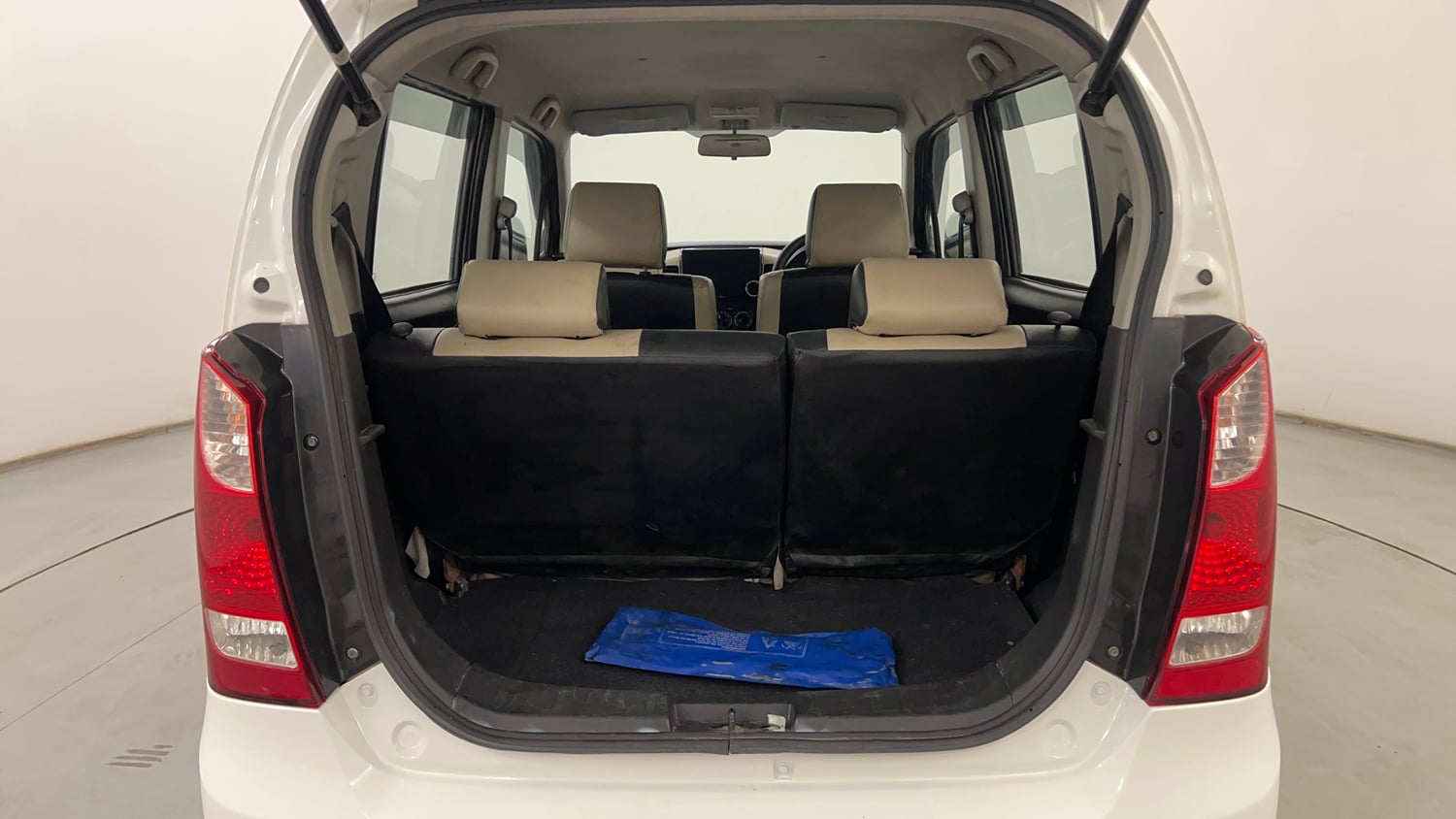 Used 2017 Maruti Suzuki Wagon R Vxi (ABS-Airbag) Petrol Manual interior DICKY INSIDE VIEW