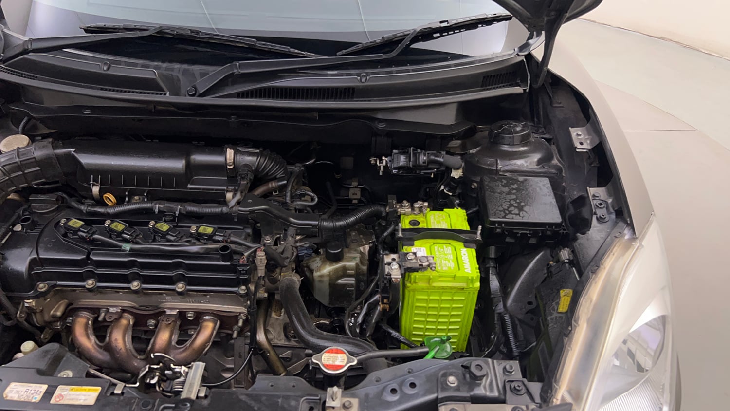Used 2018 Maruti Suzuki Swift ZXi AMT Petrol Automatic engine ENGINE LEFT SIDE HINGE & APRON VIEW