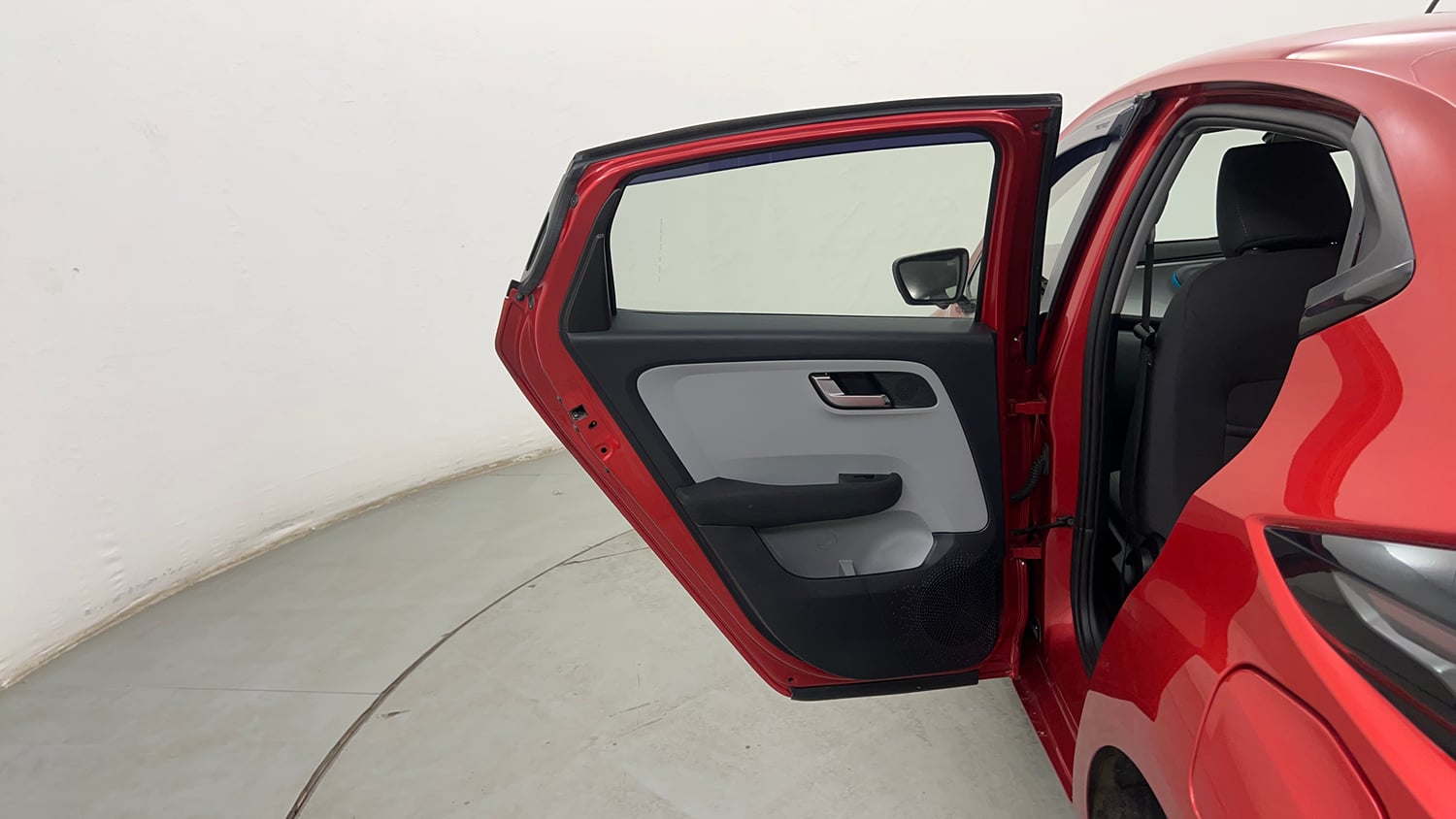 Used 2021 Tata Altroz XZ Petrol Petrol Manual interior LEFT REAR DOOR OPEN VIEW