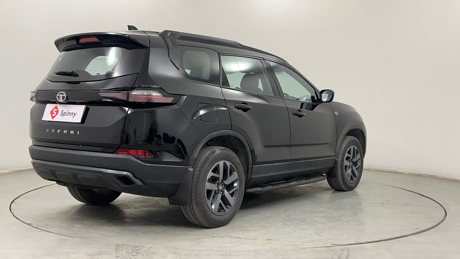 Used 2022 Tata Safari XZA Plus 6 S Dark Edition Diesel Automatic exterior RIGHT REAR CORNER VIEW