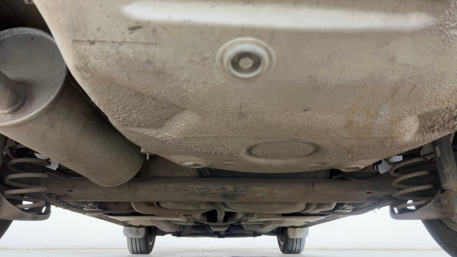 Used 2013 Volkswagen Vento Highline Petrol Petrol Manual extra REAR UNDERBODY VIEW (TAKEN FROM REAR)