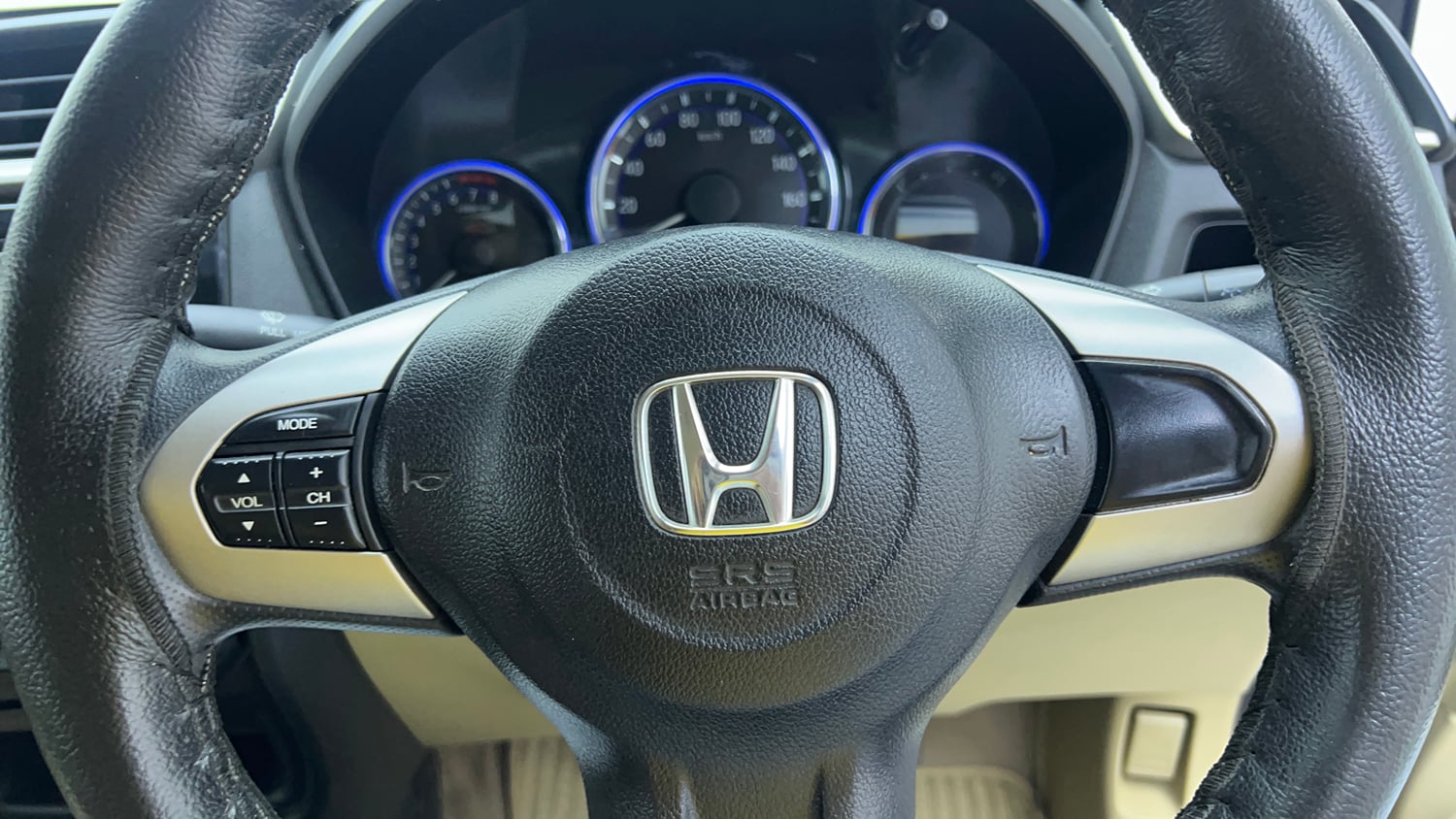 Used 2016 Honda Amaze 1.2 SX i-VTEC Petrol Manual top_features Airbags