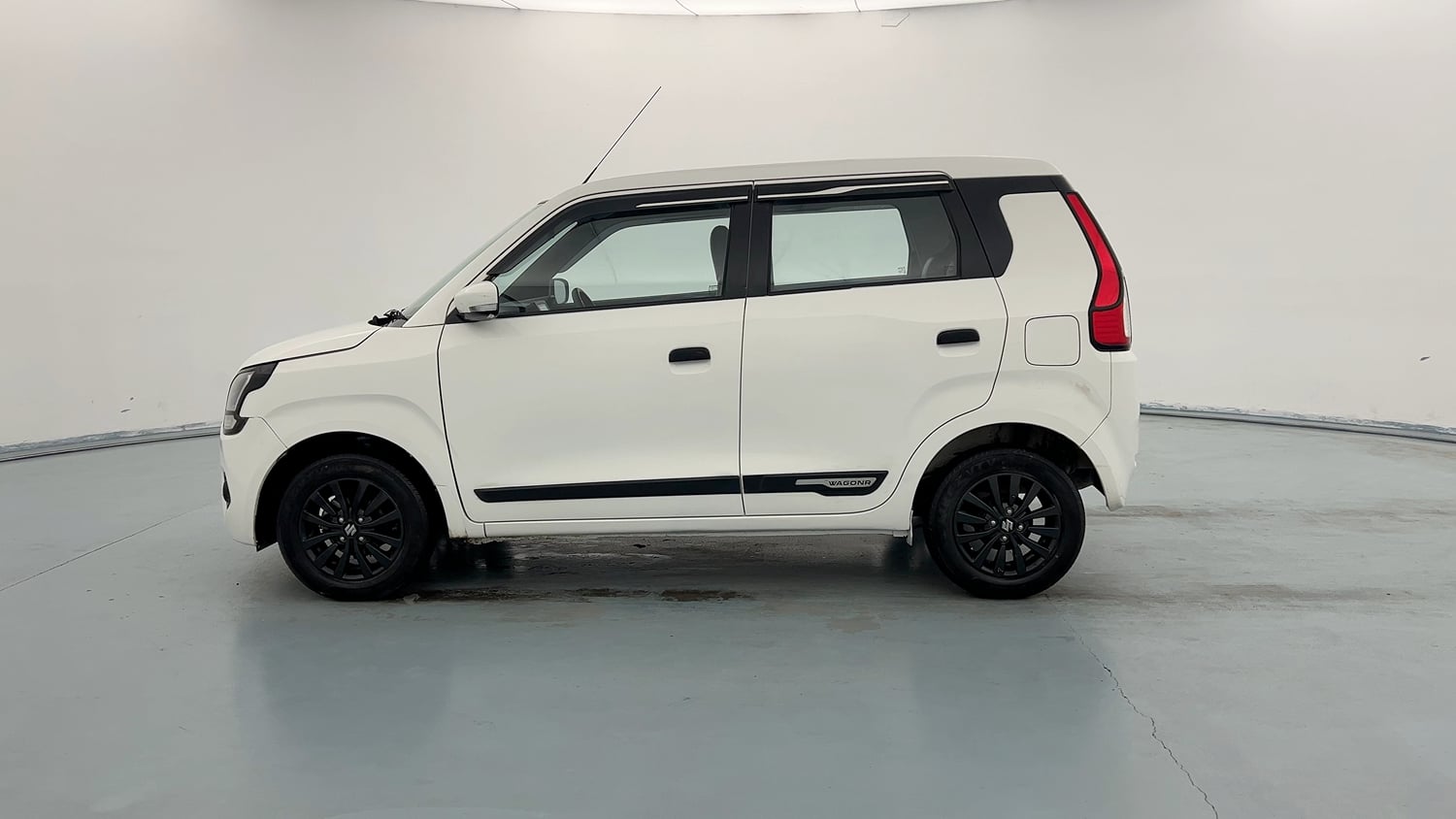 Used 2024 Maruti Suzuki Wagon R ZXI Plus 1.2 Petrol Manual exterior LEFT SIDE VIEW