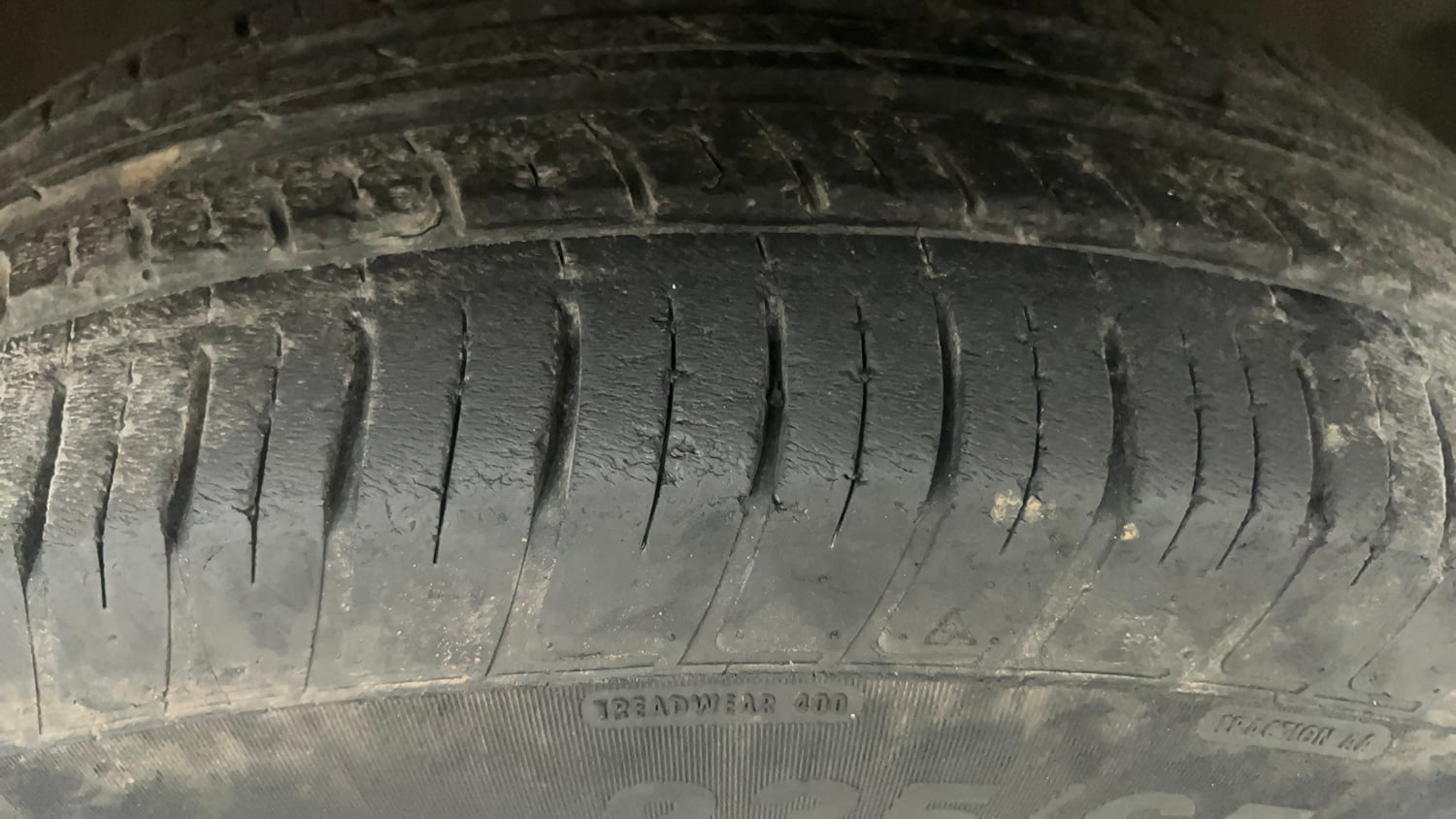 Used 2022 Tata Harrier Kaziranga XZA Plus Diesel Automatic tyres RIGHT FRONT TYRE TREAD VIEW