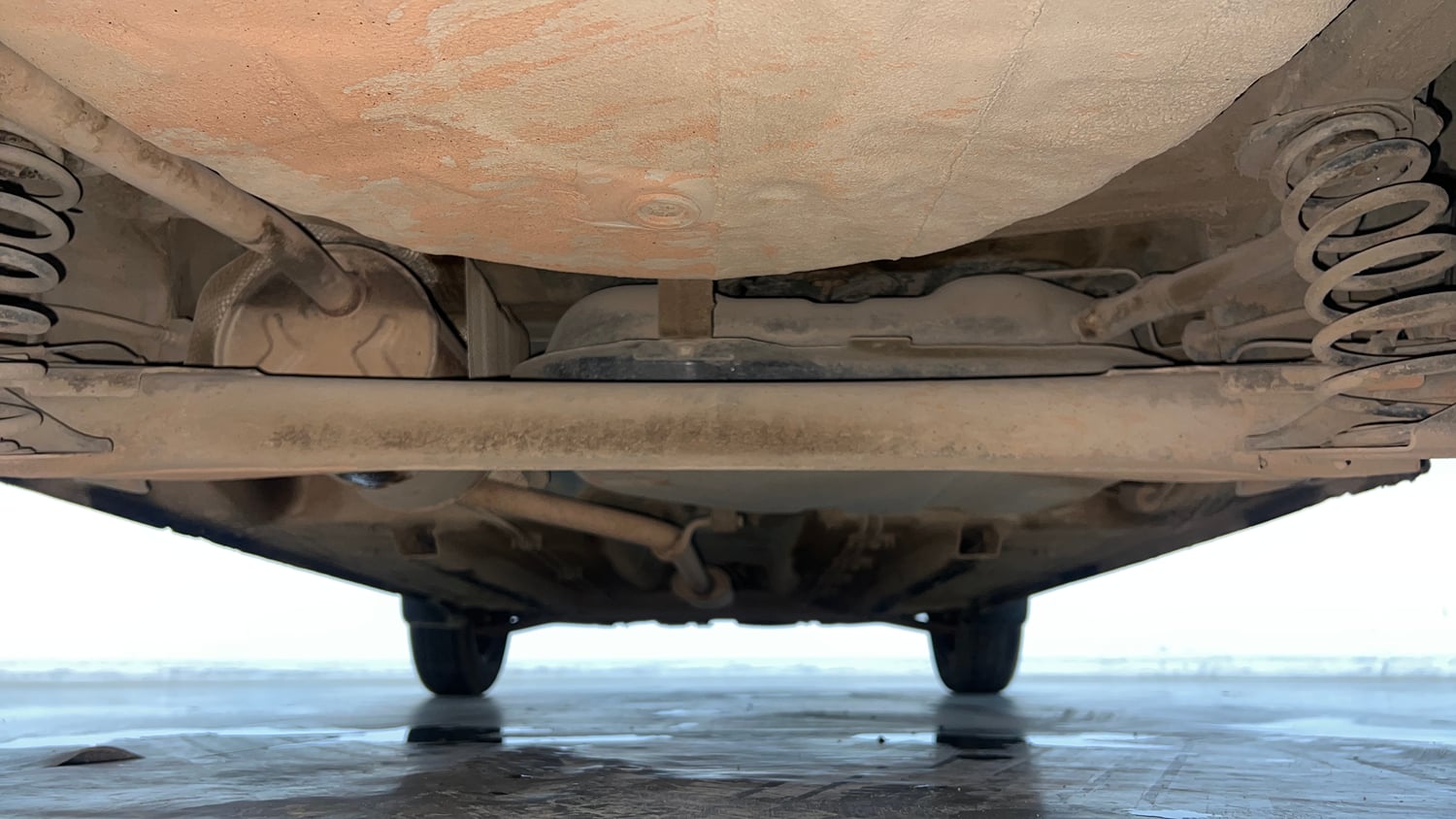 Used 2022 Renault Kwid RXT 1.0 Petrol Manual extra REAR UNDERBODY VIEW (TAKEN FROM REAR)