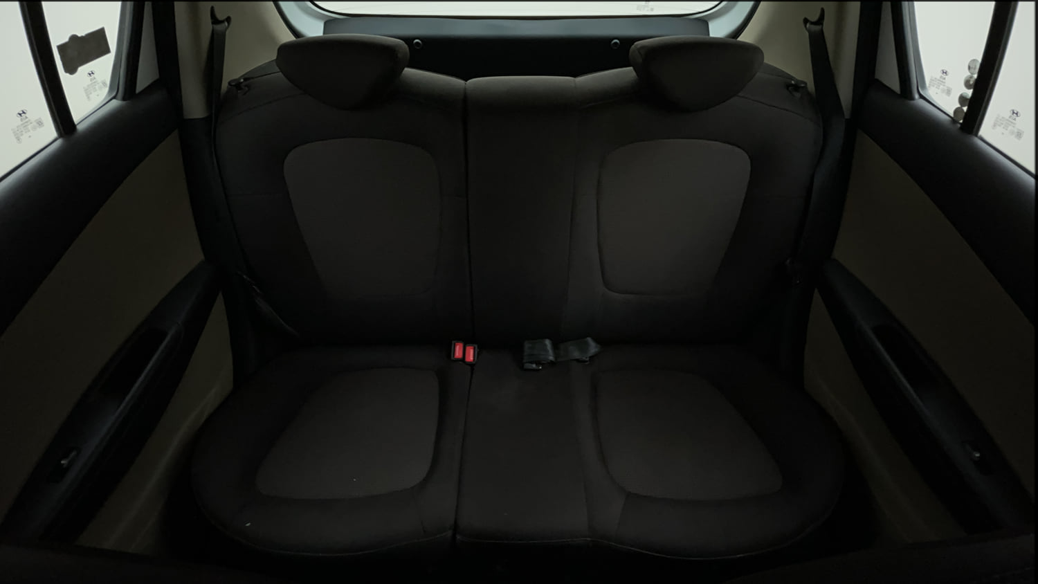 Used 2013 Hyundai i20 Sportz 1.2 Petrol Manual interior REAR SEAT CONDITION VIEW