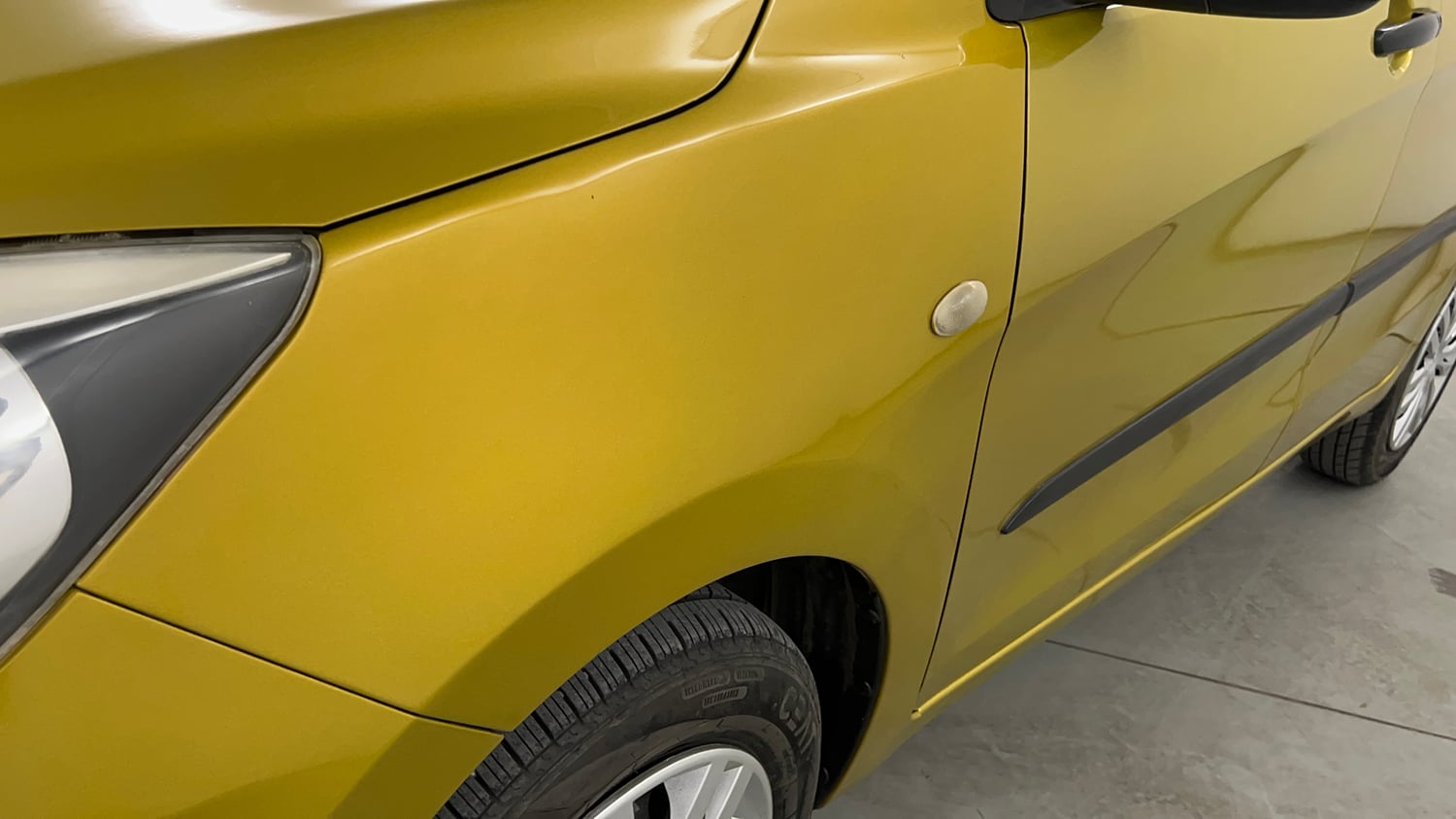 Used 2015 Maruti Suzuki Celerio VXi AMT Petrol Automatic dents MINOR SCRATCH