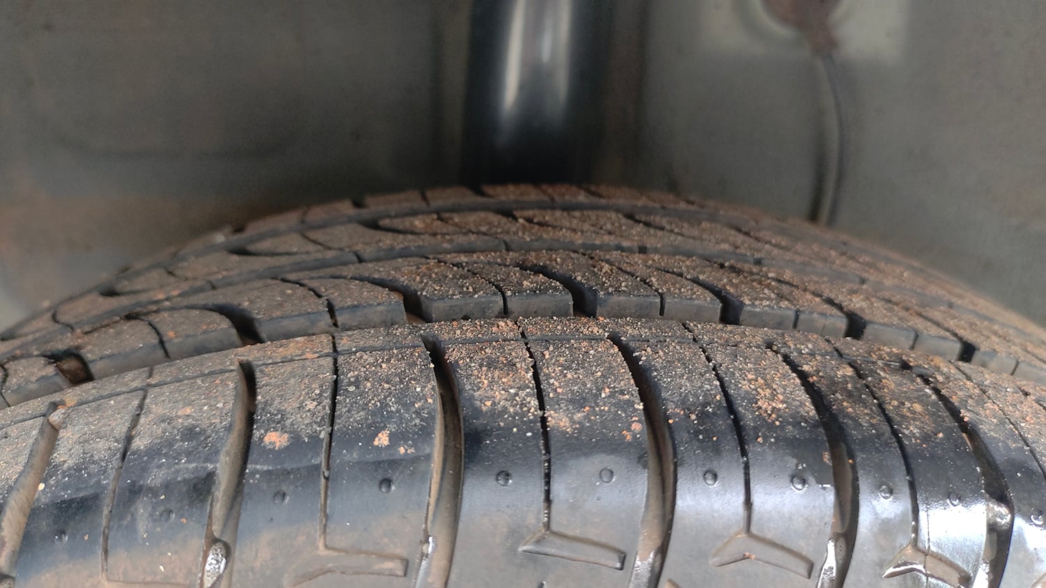 Used 2023 Hyundai Exter SX (O) 1.2 MT Petrol Manual tyres RIGHT REAR TYRE TREAD VIEW