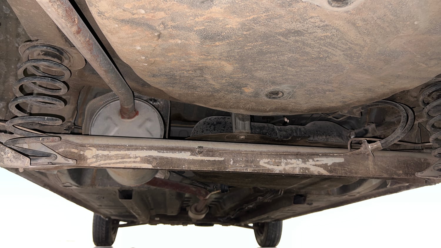 Used 2018 Renault Kwid 1.0 RXT Petrol Manual extra REAR UNDERBODY VIEW (TAKEN FROM REAR)