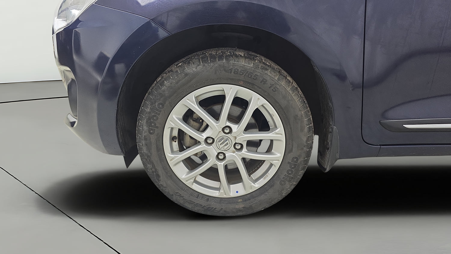 Used 2021 Maruti Suzuki Swift ZXi Petrol Manual tyres LEFT FRONT TYRE RIM VIEW
