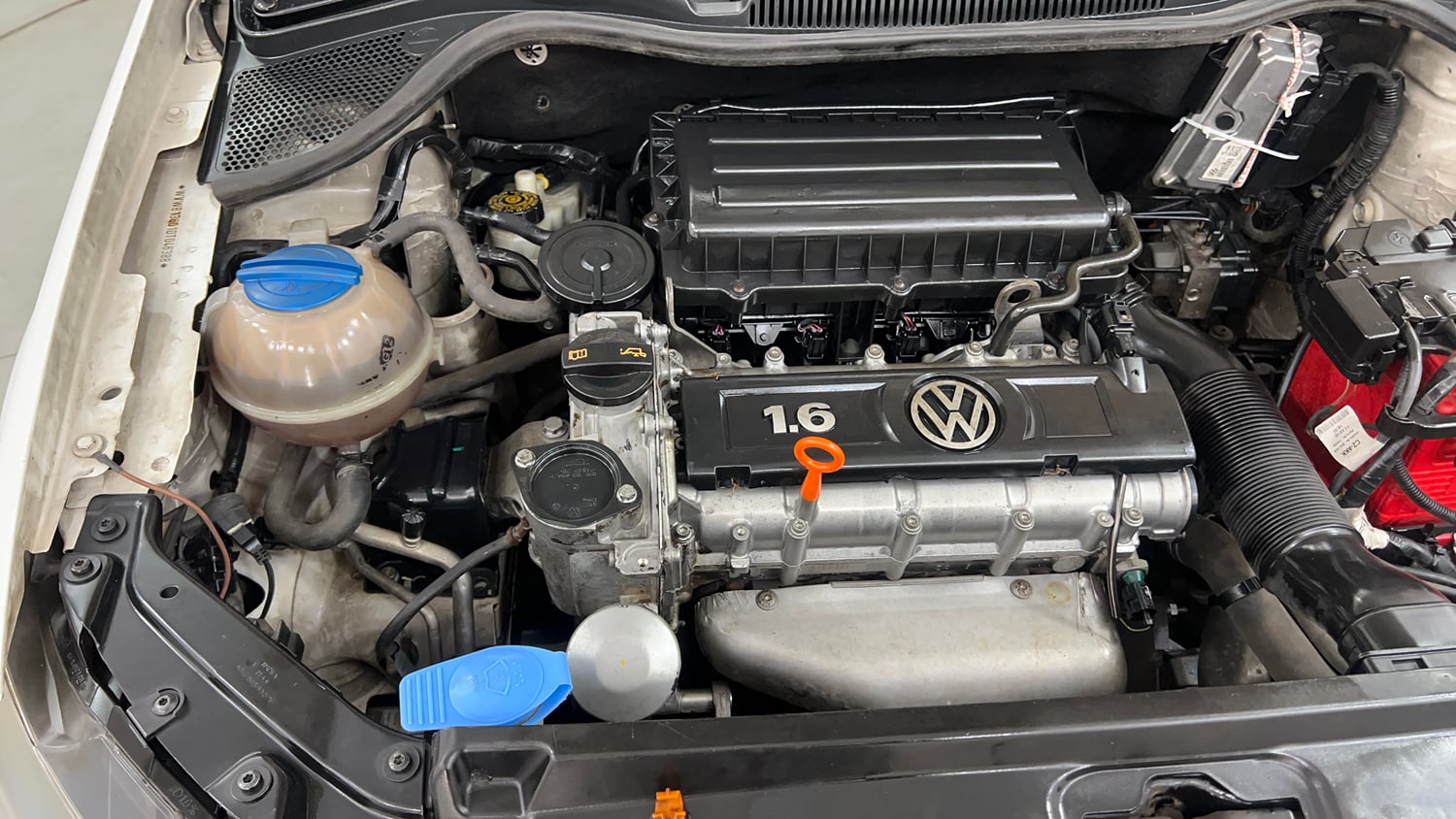 Used 2013 Volkswagen Vento Highline Petrol Petrol Manual engine ENGINE RIGHT SIDE VIEW