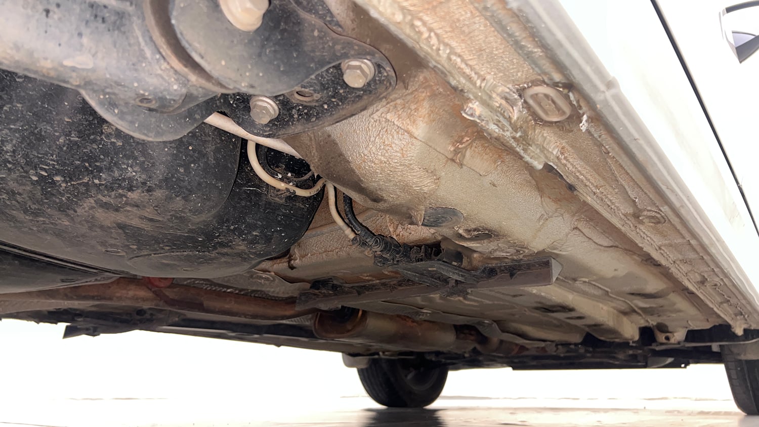 Used 2023 Volkswagen Virtus Highline 1.0 TSI MT Petrol Manual extra REAR RIGHT UNDERBODY VIEW