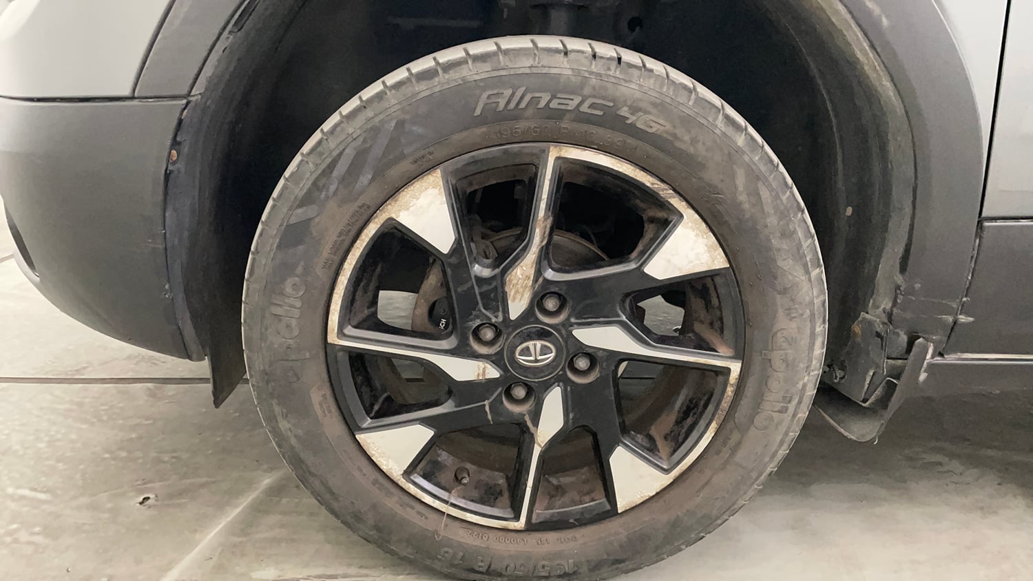 Used 2022 Tata Punch Creative Dual Tone Petrol Manual tyres LEFT FRONT TYRE RIM VIEW