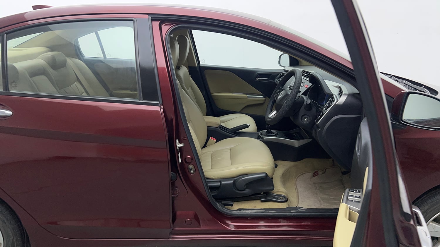 Used 2015 Honda City V Petrol Manual interior RIGHT SIDE FRONT DOOR CABIN VIEW