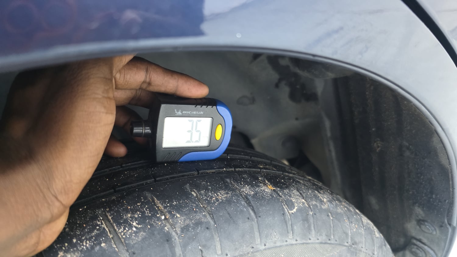 Used 2021 Maruti Suzuki Swift ZXi Petrol Manual tyres RIGHT REAR TYRE TREAD VIEW