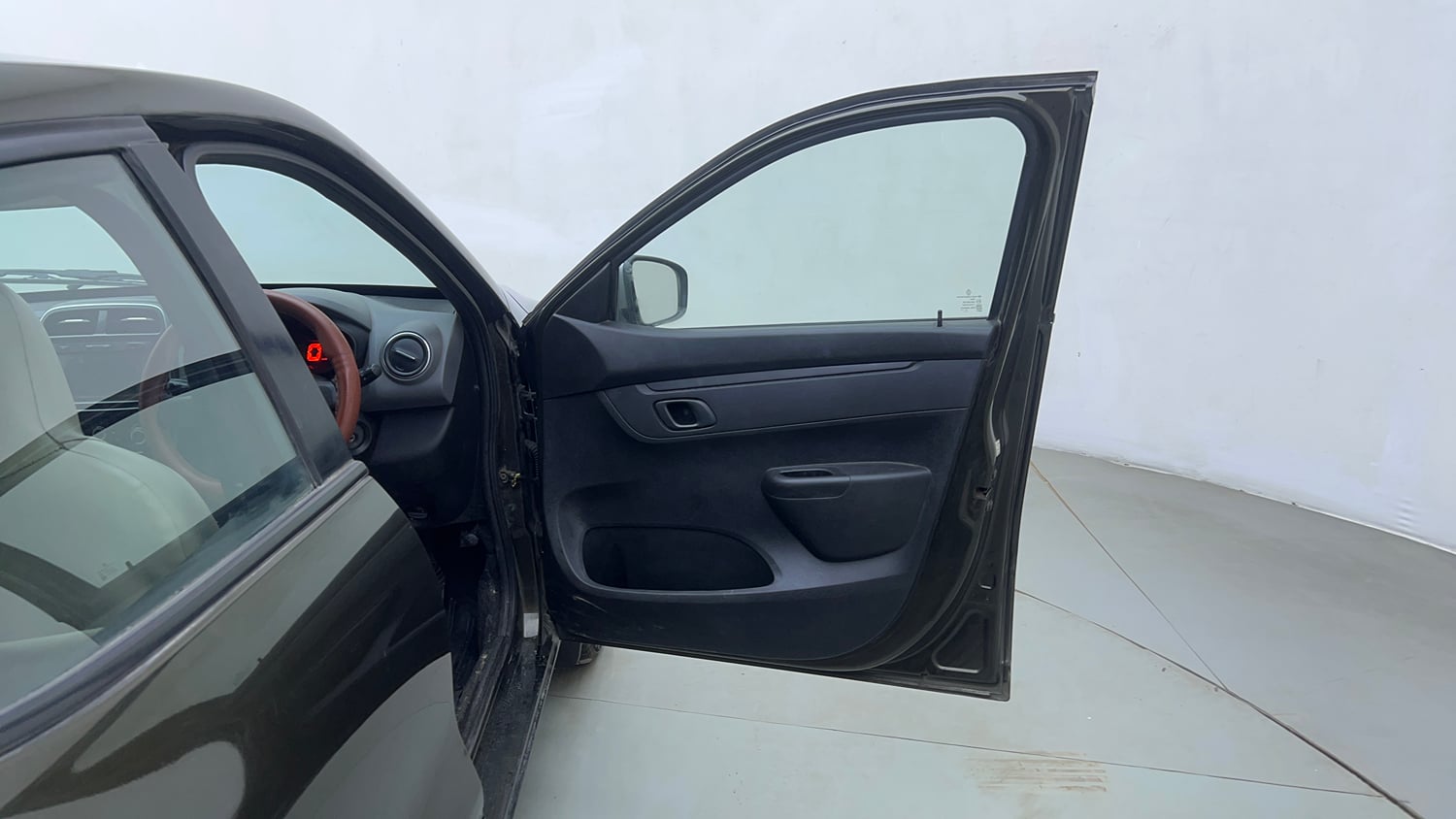Used 2017 Renault Kwid 1.0 RXT Petrol Manual interior RIGHT FRONT DOOR OPEN VIEW