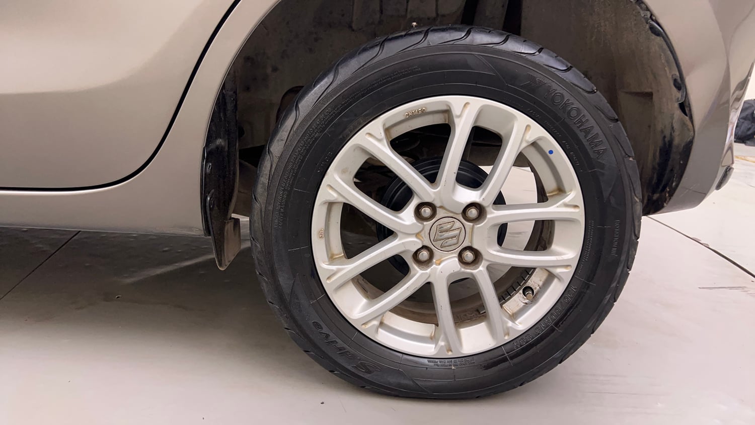 Used 2018 Maruti Suzuki Swift ZXi AMT Petrol Automatic tyres LEFT REAR TYRE RIM VIEW