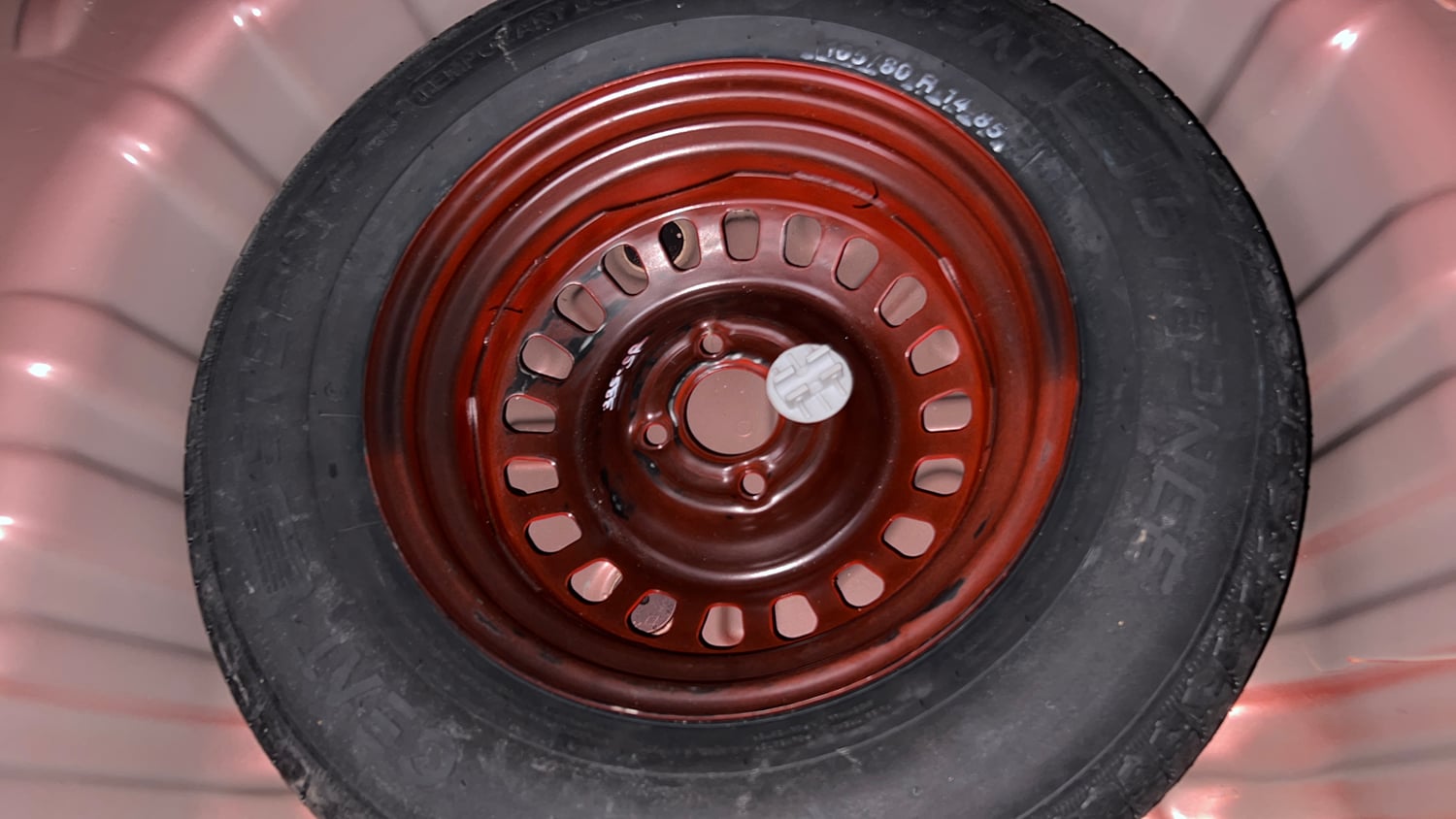 Used 2023 Renault Kiger RXZ AMT Dual Tone Petrol Automatic tyres SPARE TYRE VIEW