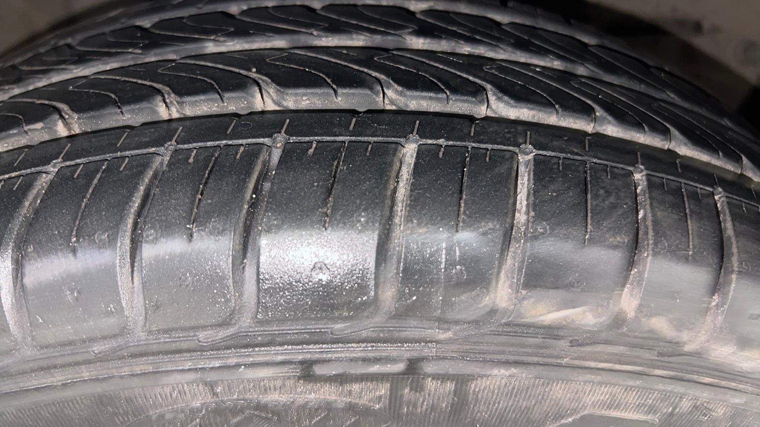 Used 2016 Honda City VX CVT Petrol Automatic tyres RIGHT FRONT TYRE TREAD VIEW
