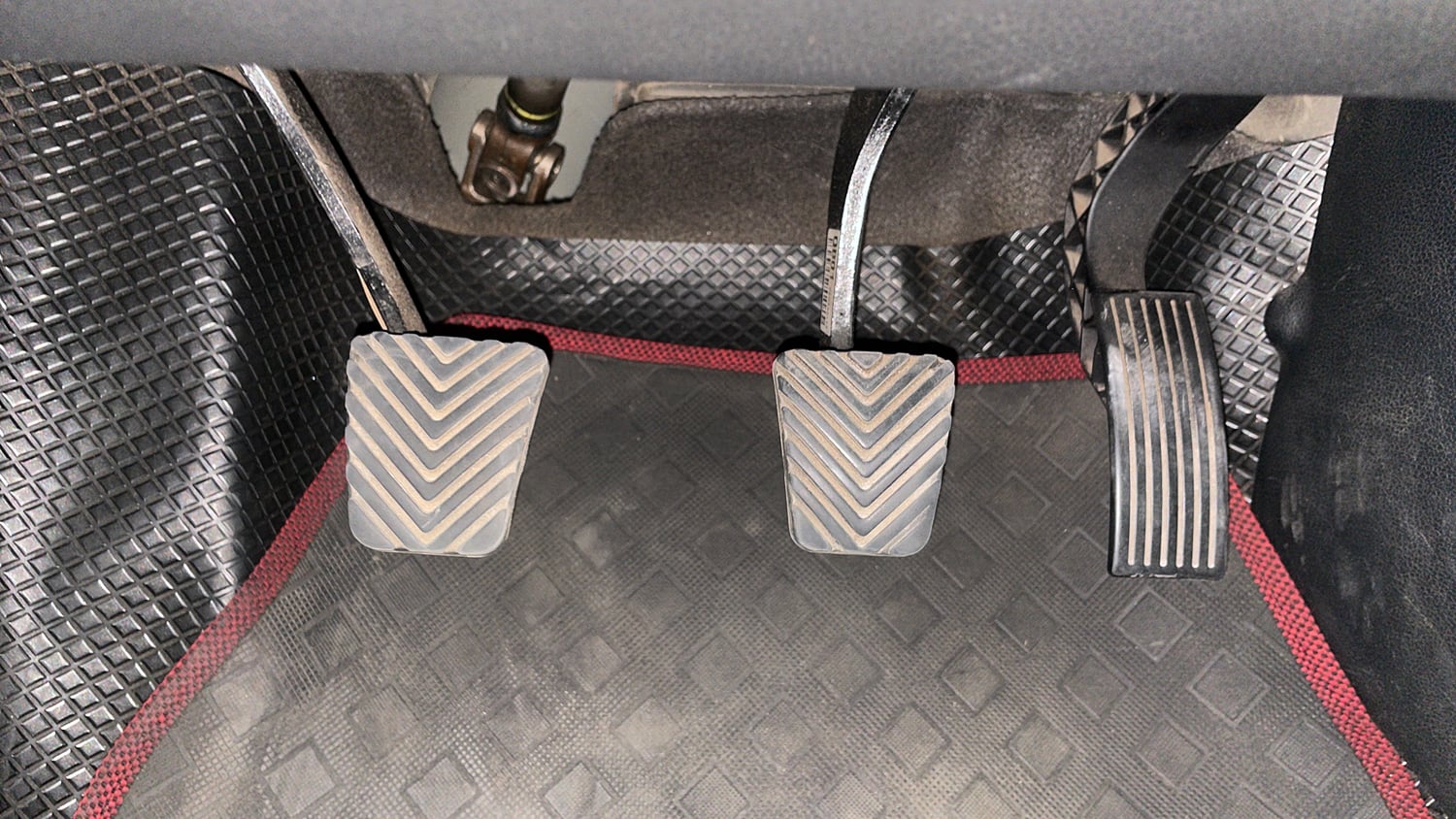 Used 2020 Hyundai Venue SX 1.5 CRDi Diesel Manual interior PEDALS VIEW