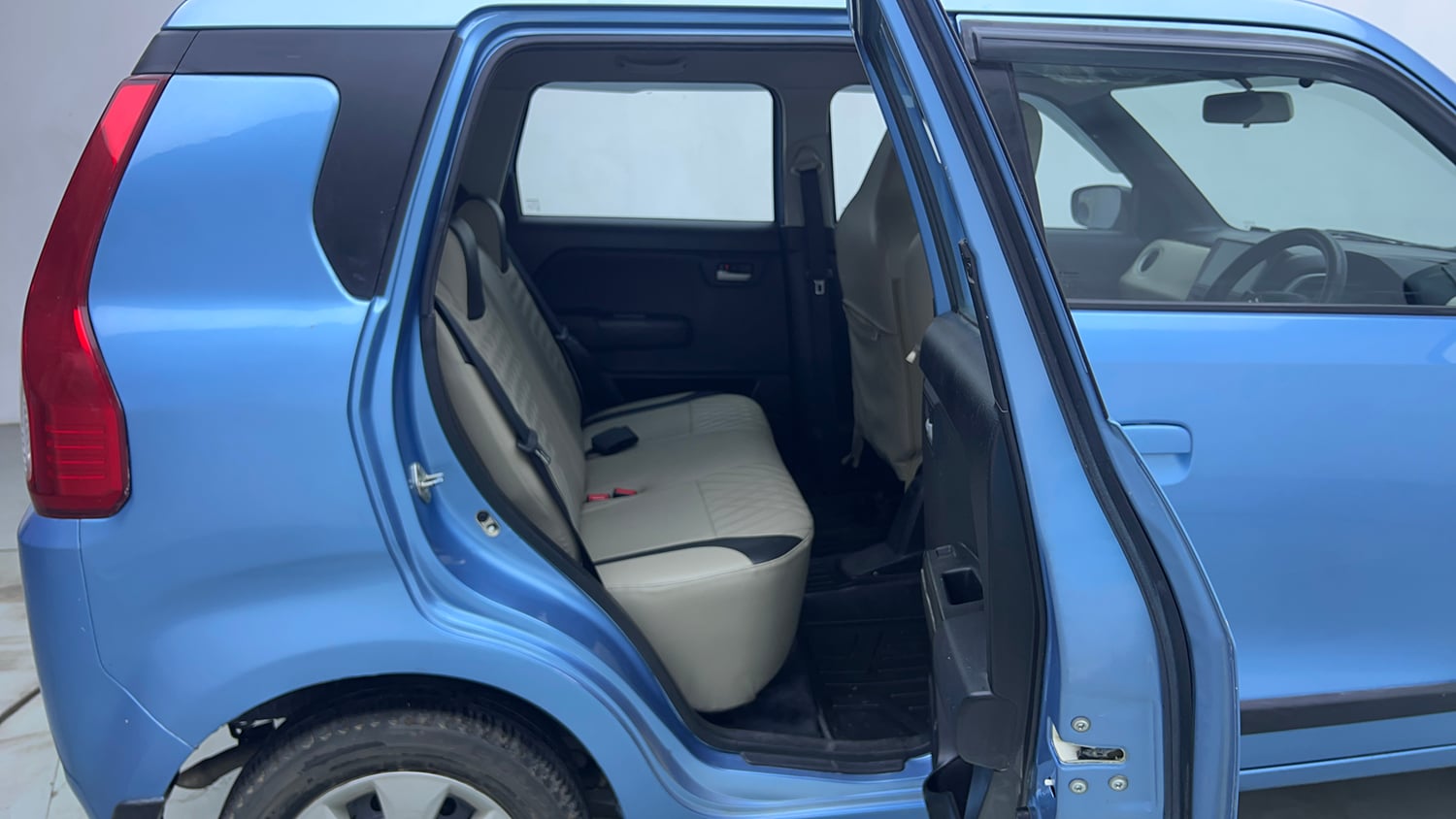 Used 2021 Maruti Suzuki Wagon R ZXi 1.2 AMT Petrol Automatic interior RIGHT SIDE REAR DOOR CABIN VIEW