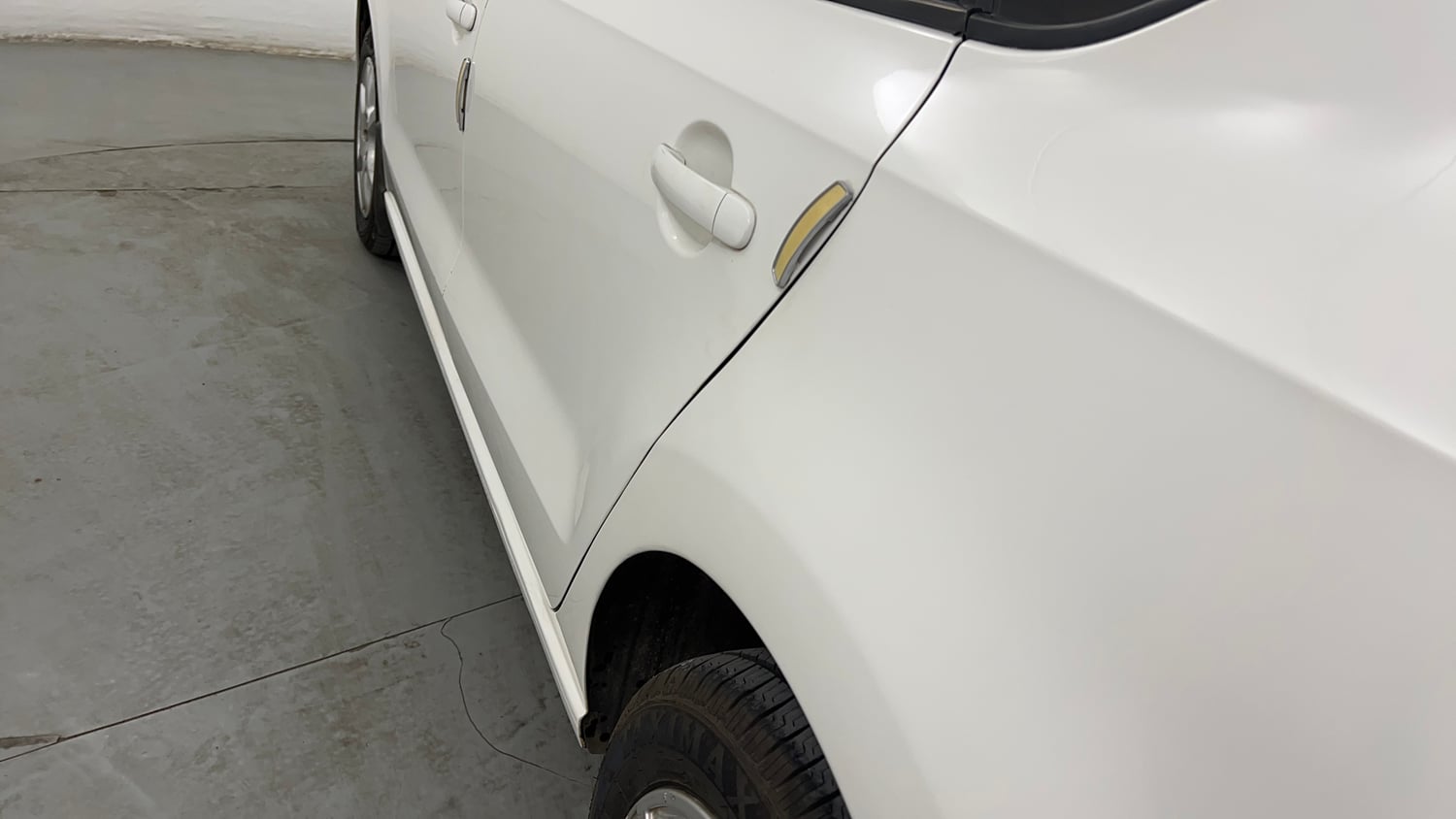 Used 2013 Volkswagen Vento Highline Petrol Petrol Manual dents MINOR SCRATCH