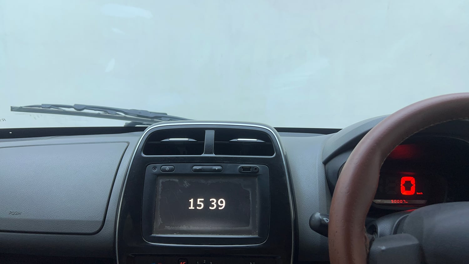 Used 2017 Renault Kwid 1.0 RXT Petrol Manual top_features Integrated (in-dash) music system