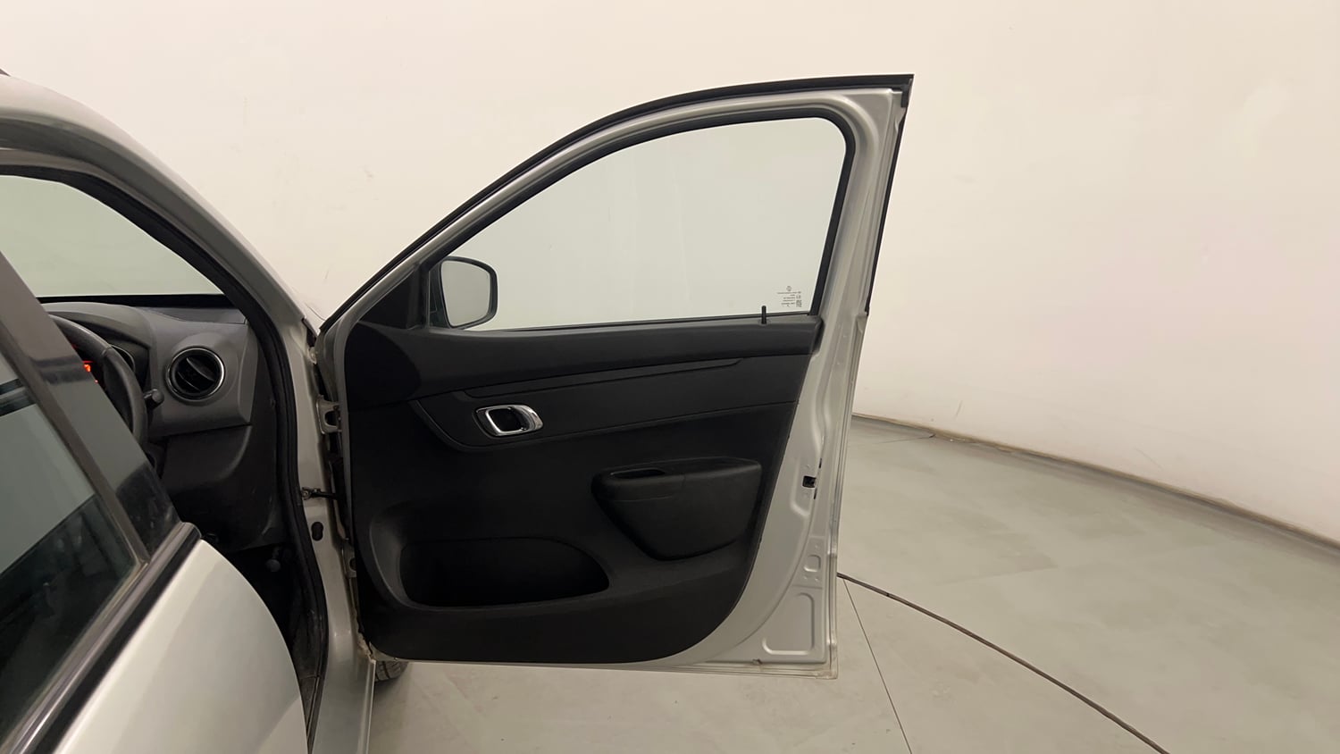 Used 2019 Renault Kwid 1.0 RXT AMT Opt Petrol Automatic interior RIGHT FRONT DOOR OPEN VIEW