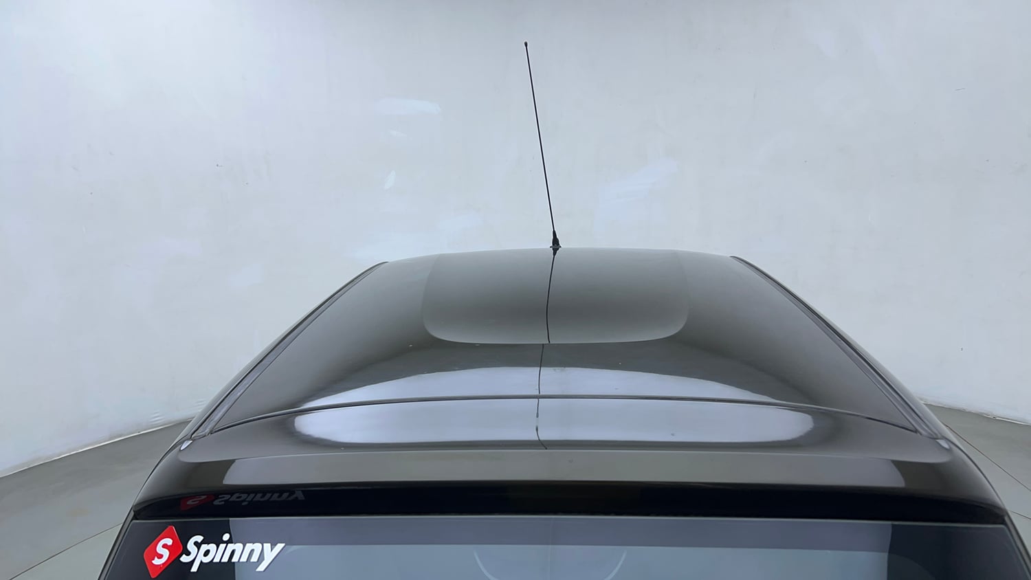Used 2017 Renault Kwid 1.0 RXT Petrol Manual exterior EXTERIOR ROOF VIEW