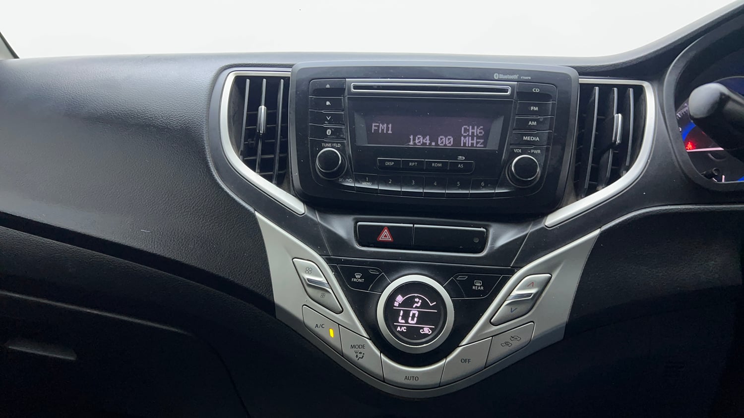 Used 2016 Maruti Suzuki Baleno Delta 1.2 AT Petrol Automatic top_features Integrated (in-dash) music system