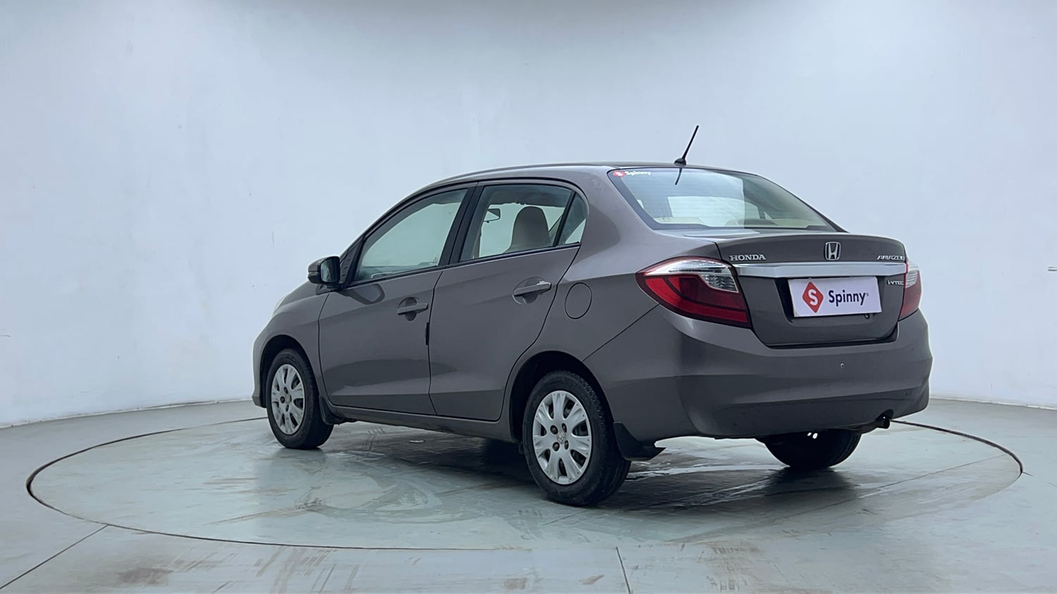 Used 2016 Honda Amaze 1.2 SX i-VTEC Petrol Manual exterior LEFT REAR CORNER VIEW