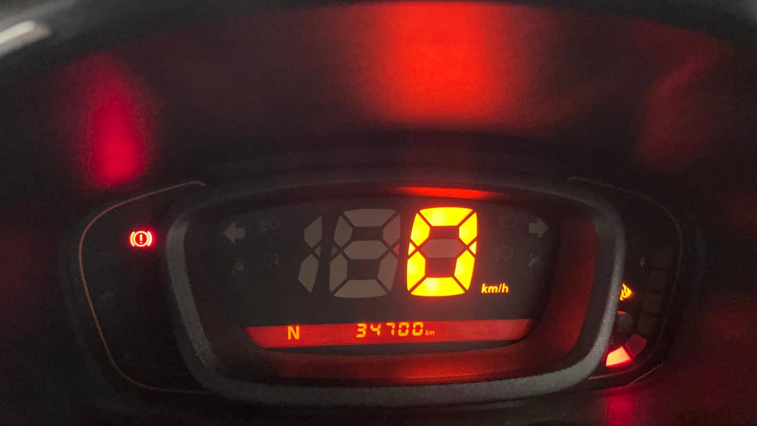 Used 2019 Renault Kwid 1.0 RXT AMT Opt Petrol Automatic interior CLUSTERMETER VIEW