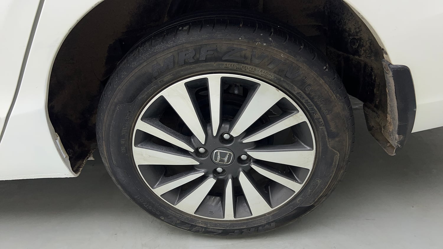 Used 2024 Honda City VX Petrol MT Petrol Manual tyres LEFT REAR TYRE RIM VIEW